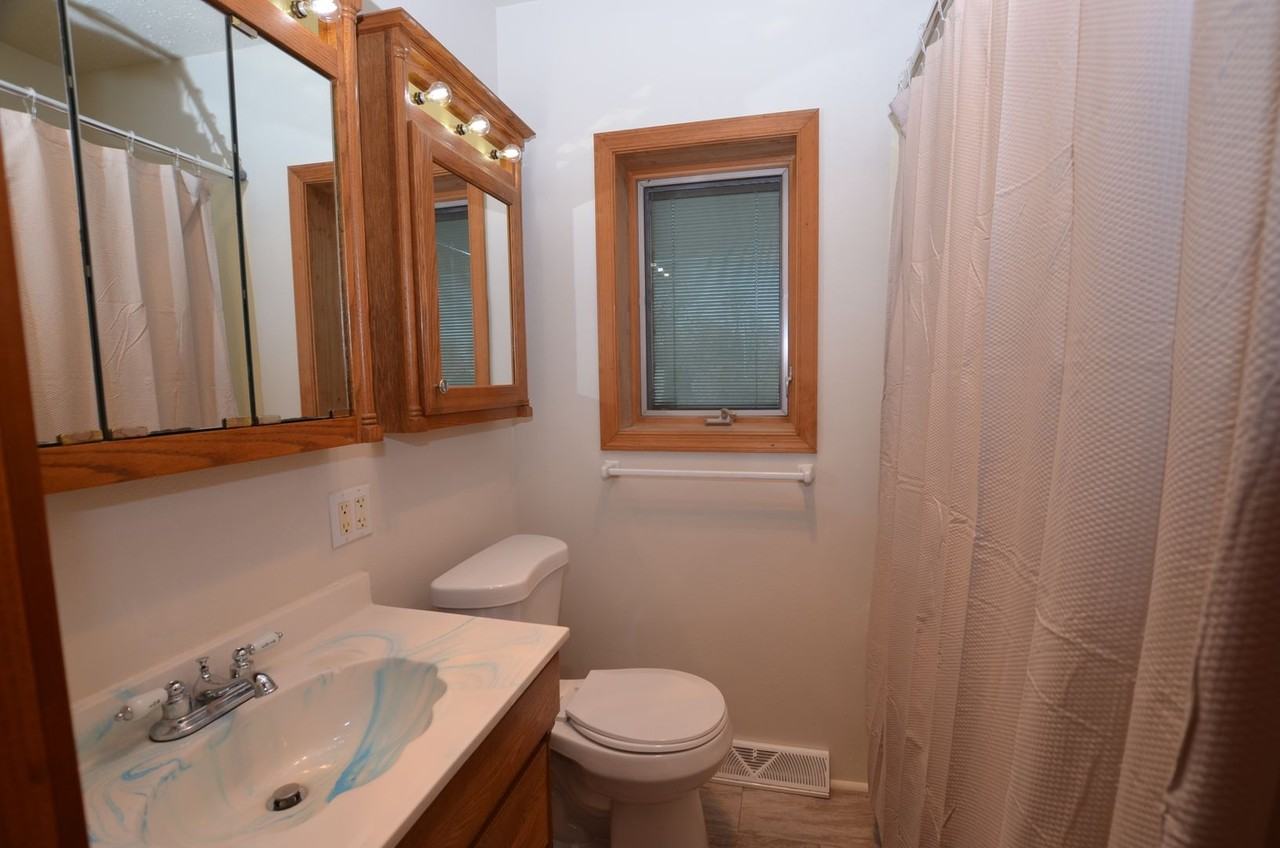 1350 Elder Ln - Photo 5 of 14