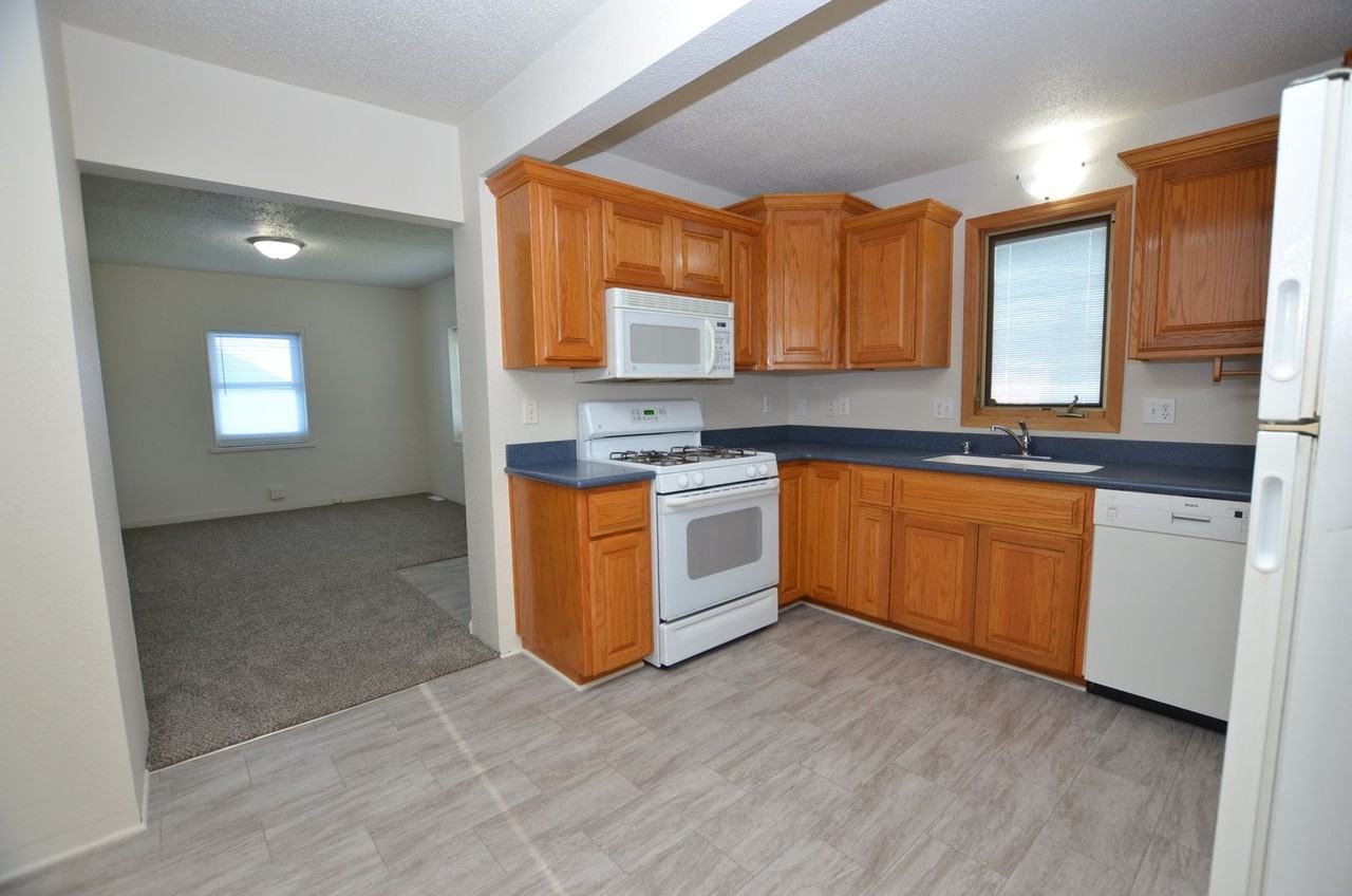 1350 Elder Ln - Photo 7 of 14
