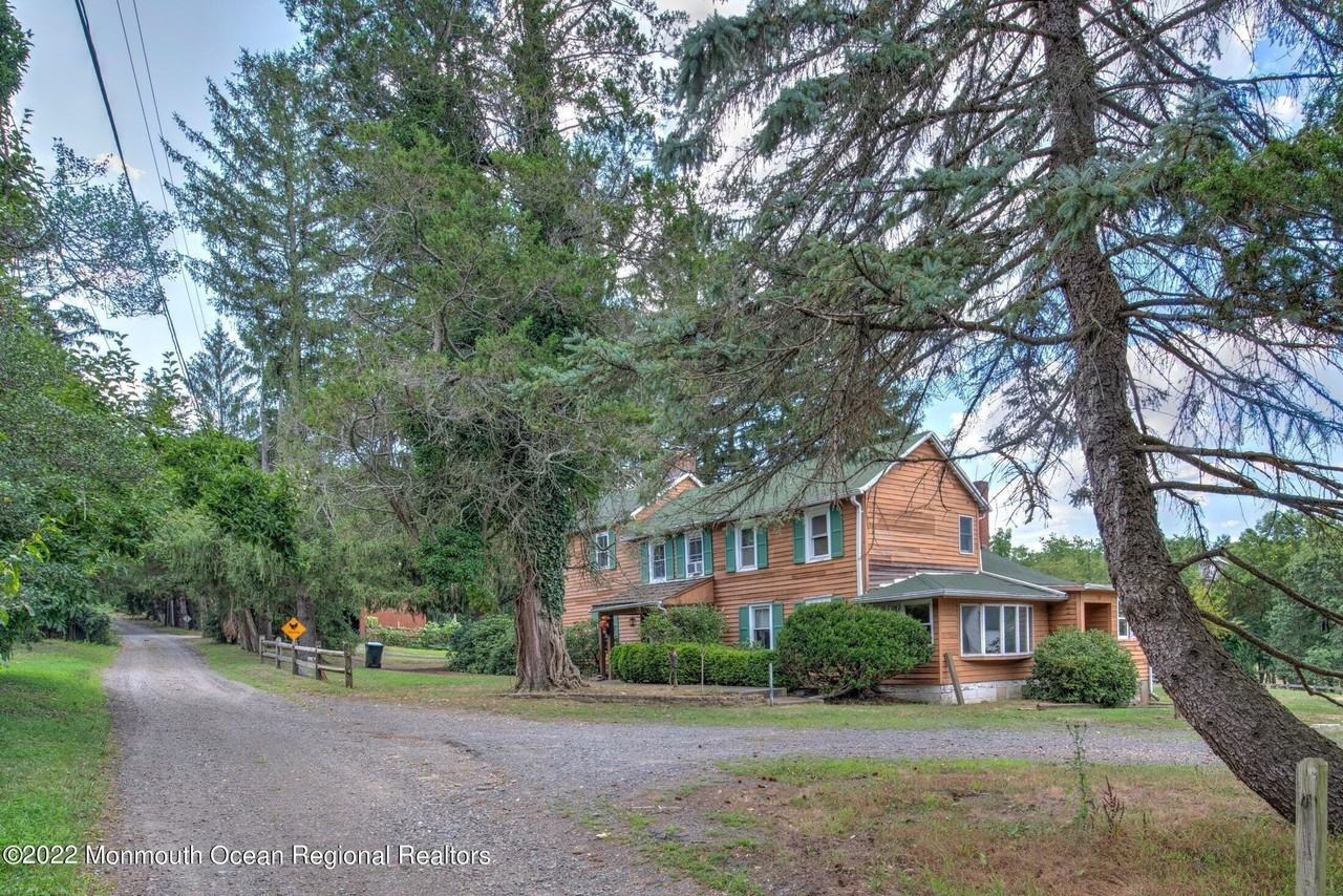 284 Millstone Rd - Photo 2 of 36