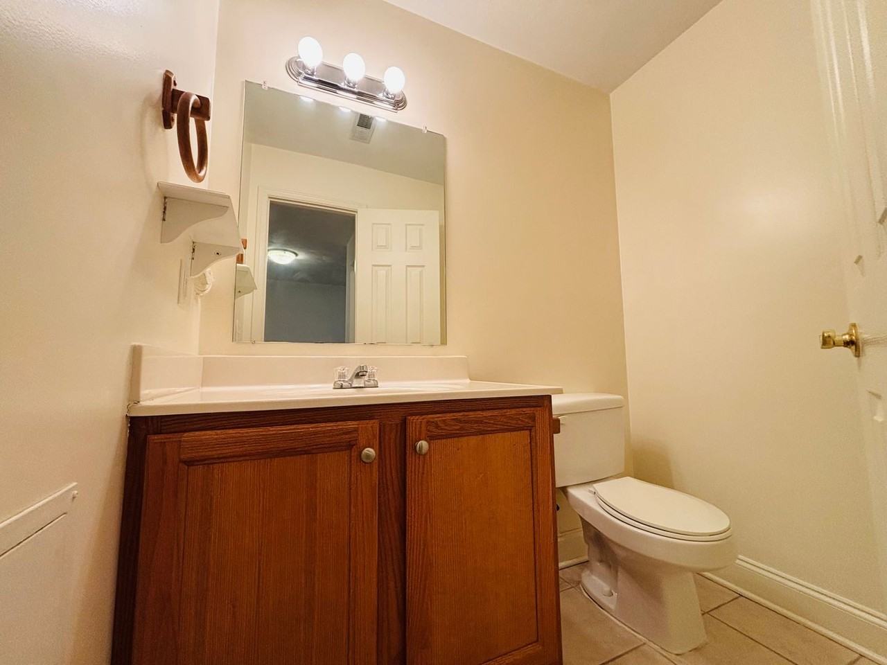 795 Collins St - Photo 2 of 18