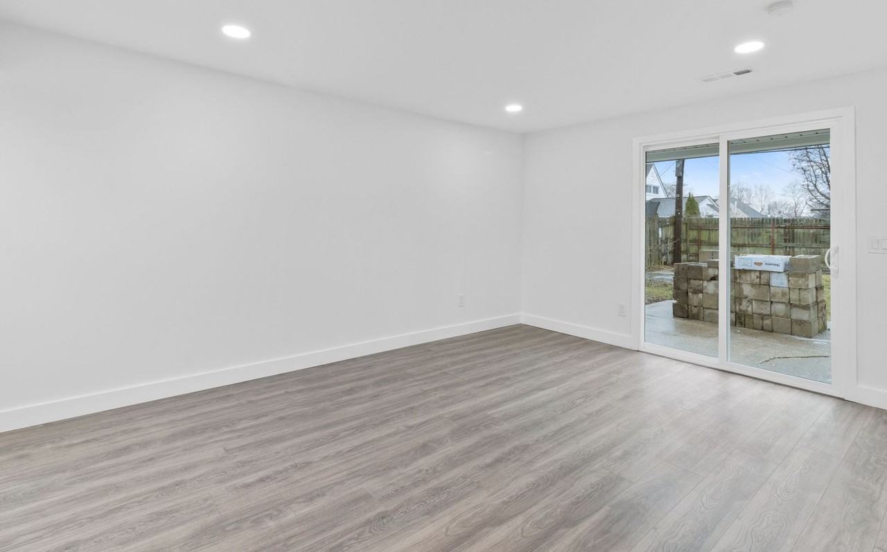 6 Roundwood Ln - Photo 4 of 9
