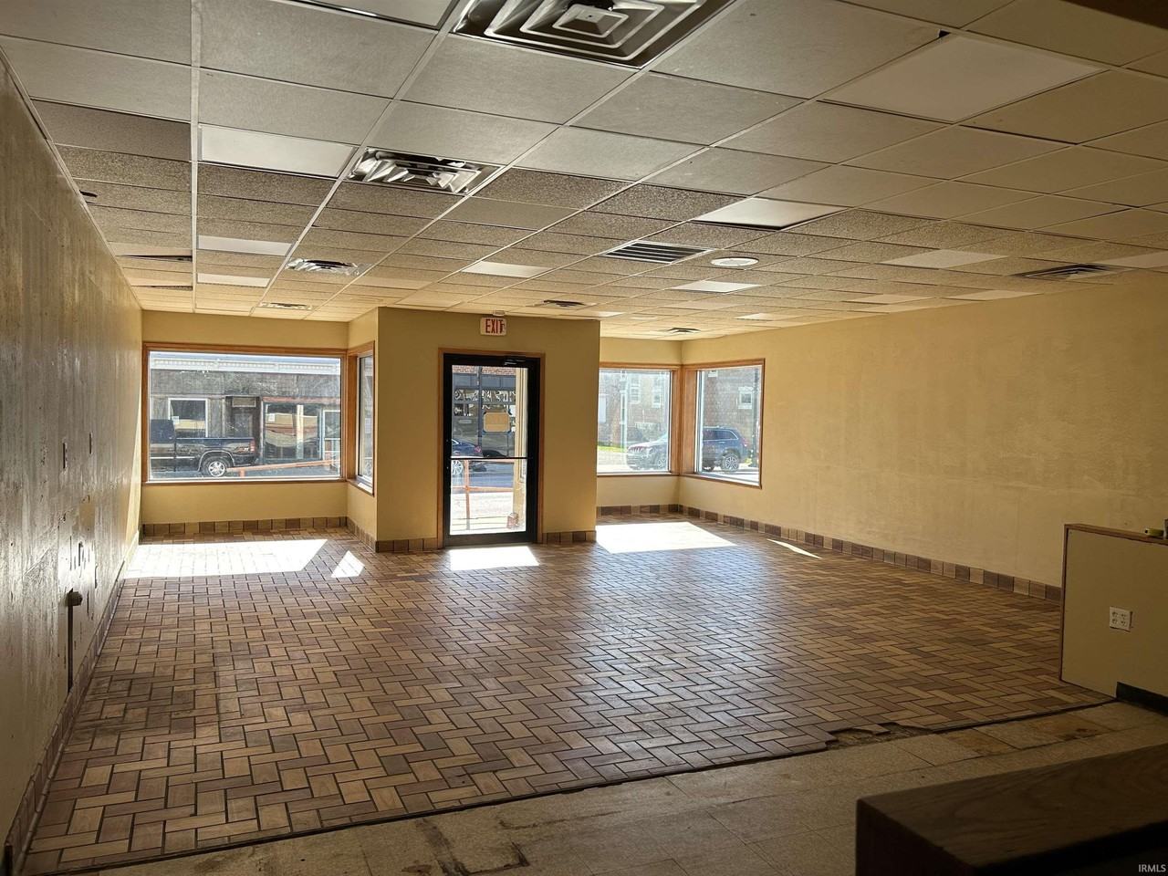 127 S State St - Photo 3 of 16