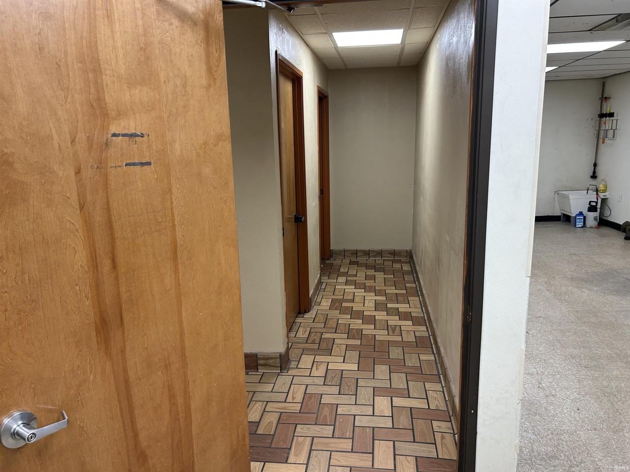 127 S State St - Photo 6 of 16