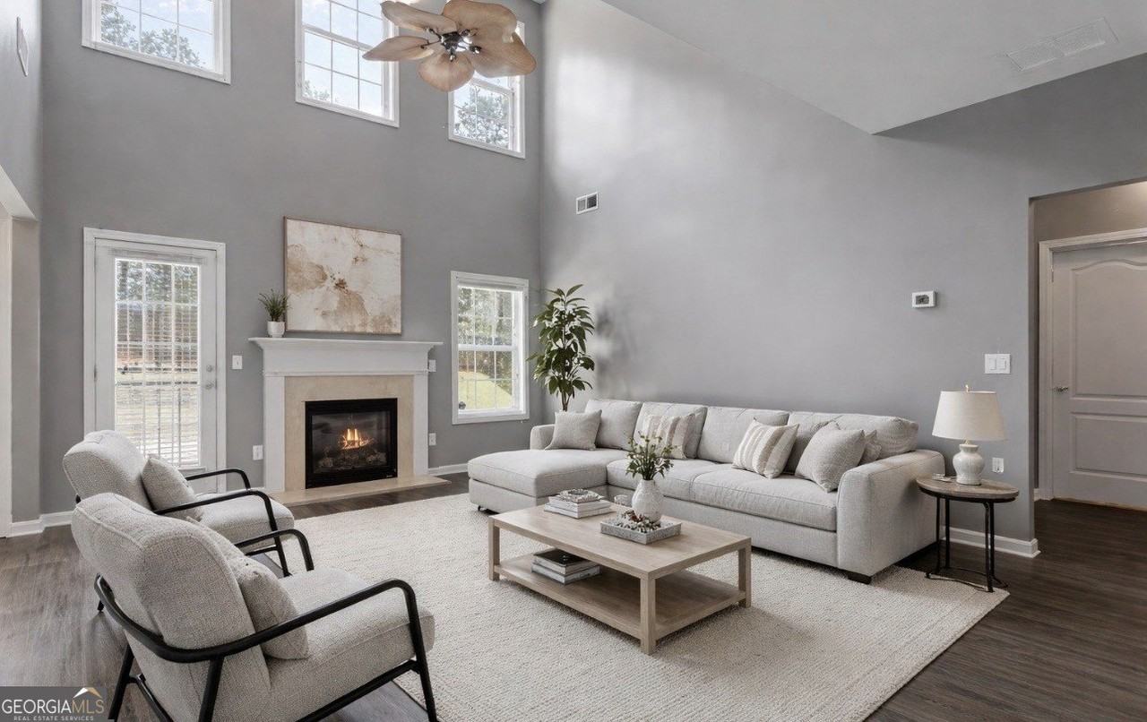 704 Jonquil Ct - Photo 4 of 8