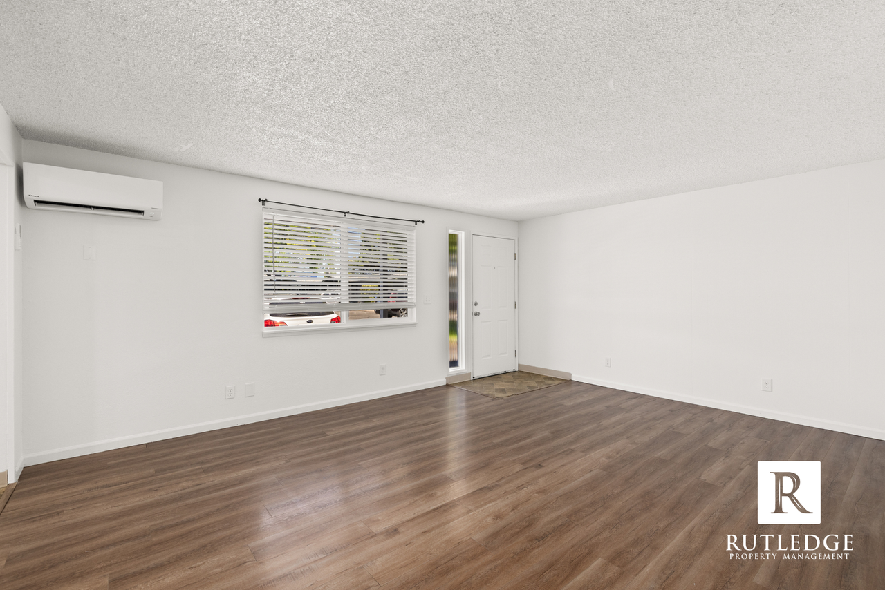 2250 Crater Lake Ave - Photo 2 of 9
