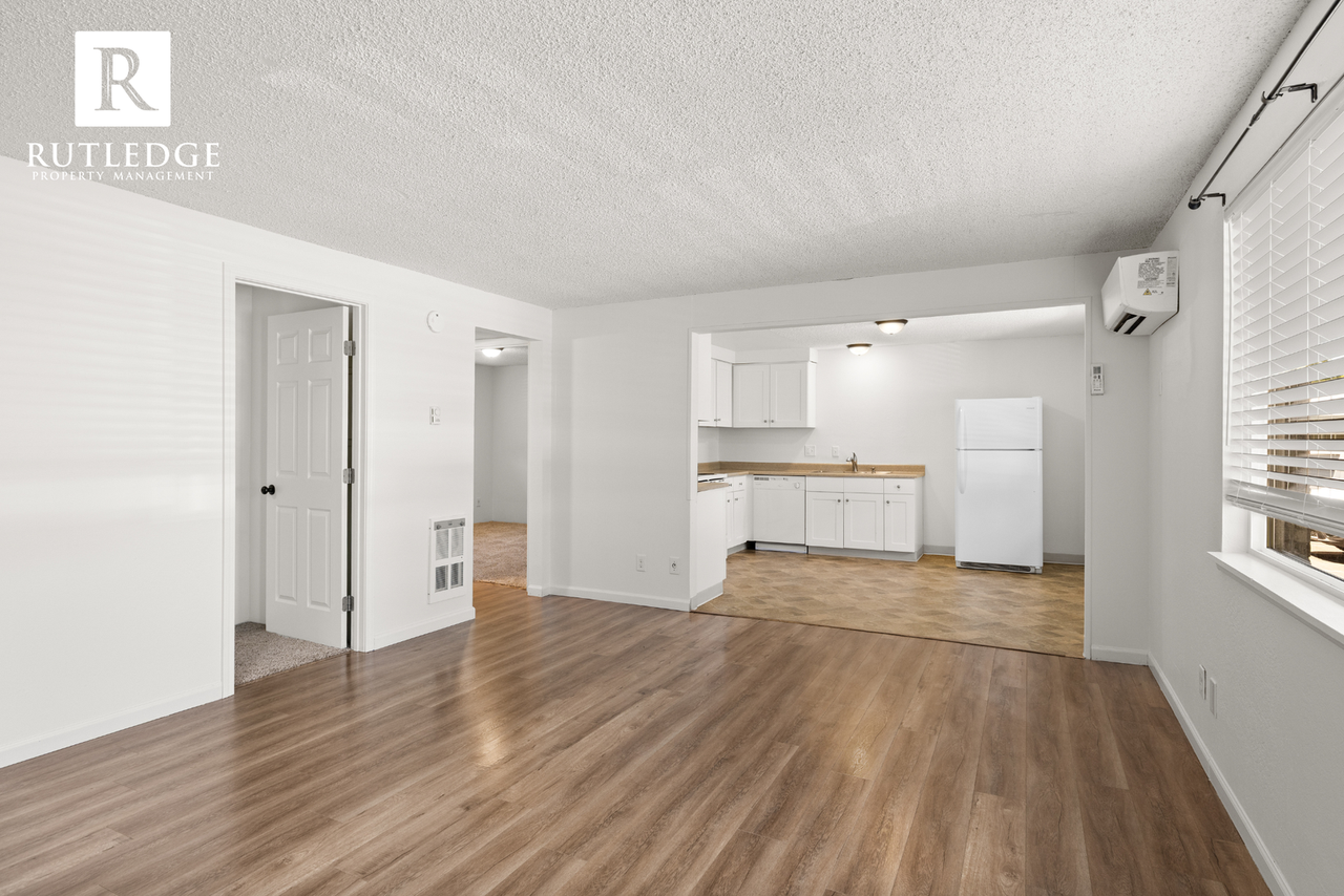 2250 Crater Lake Ave - Photo 3 of 9