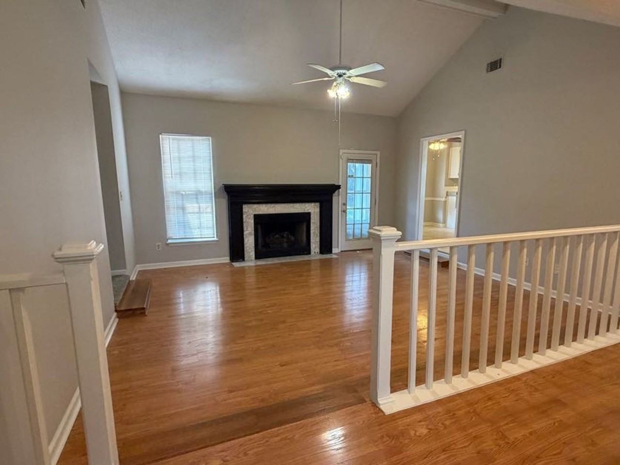 199 Amelia Dr W - Photo 4 of 27