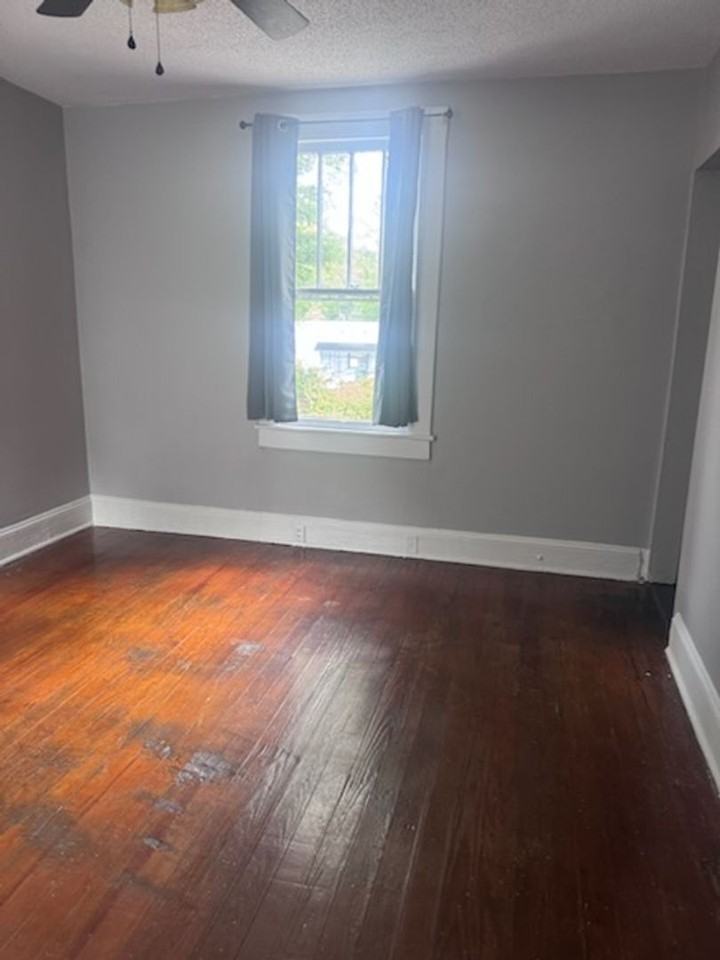 207A S Summit St - Photo 5 of 6