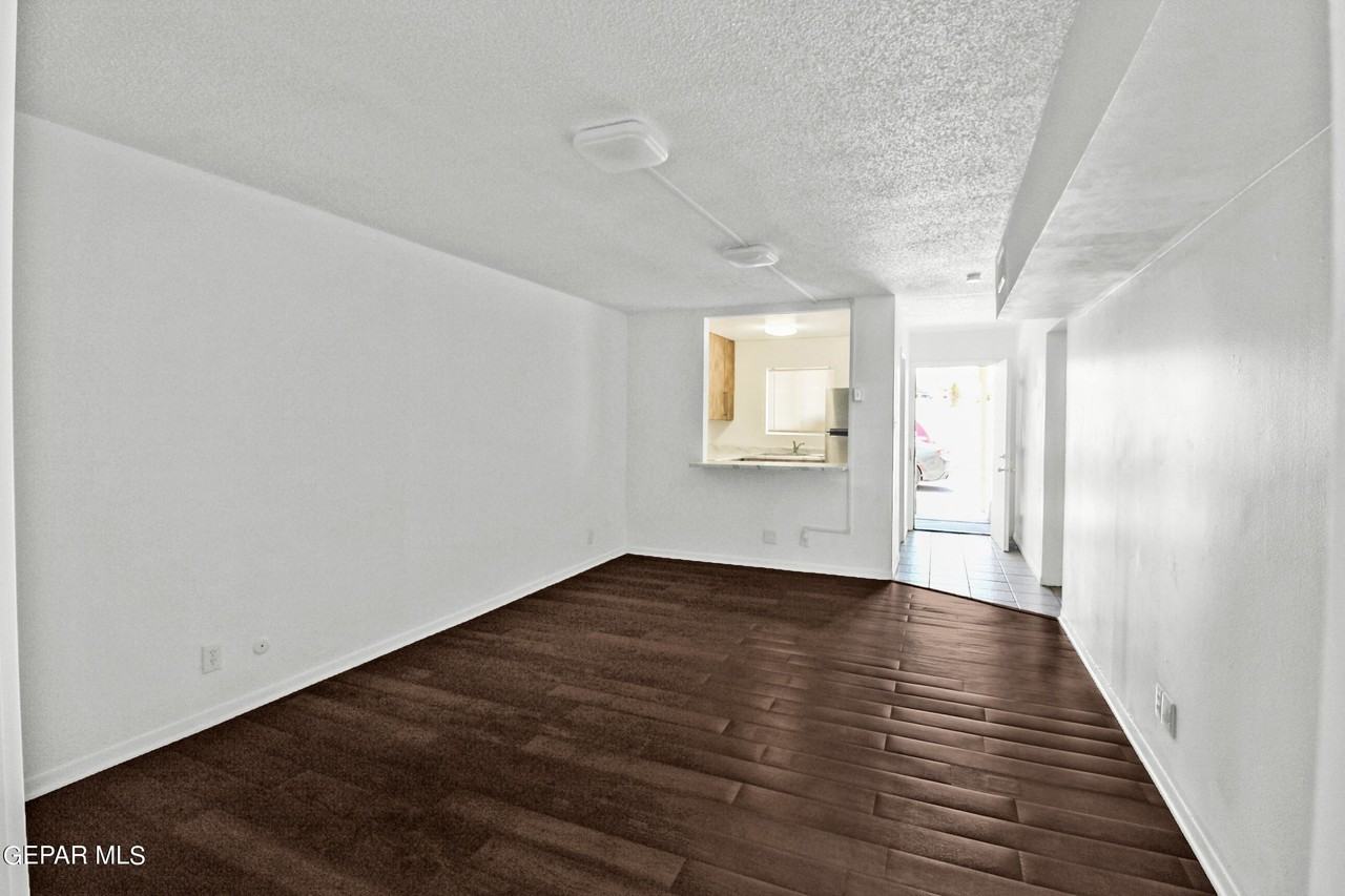 5200 Carousel Dr #1 - Photo 5 of 13