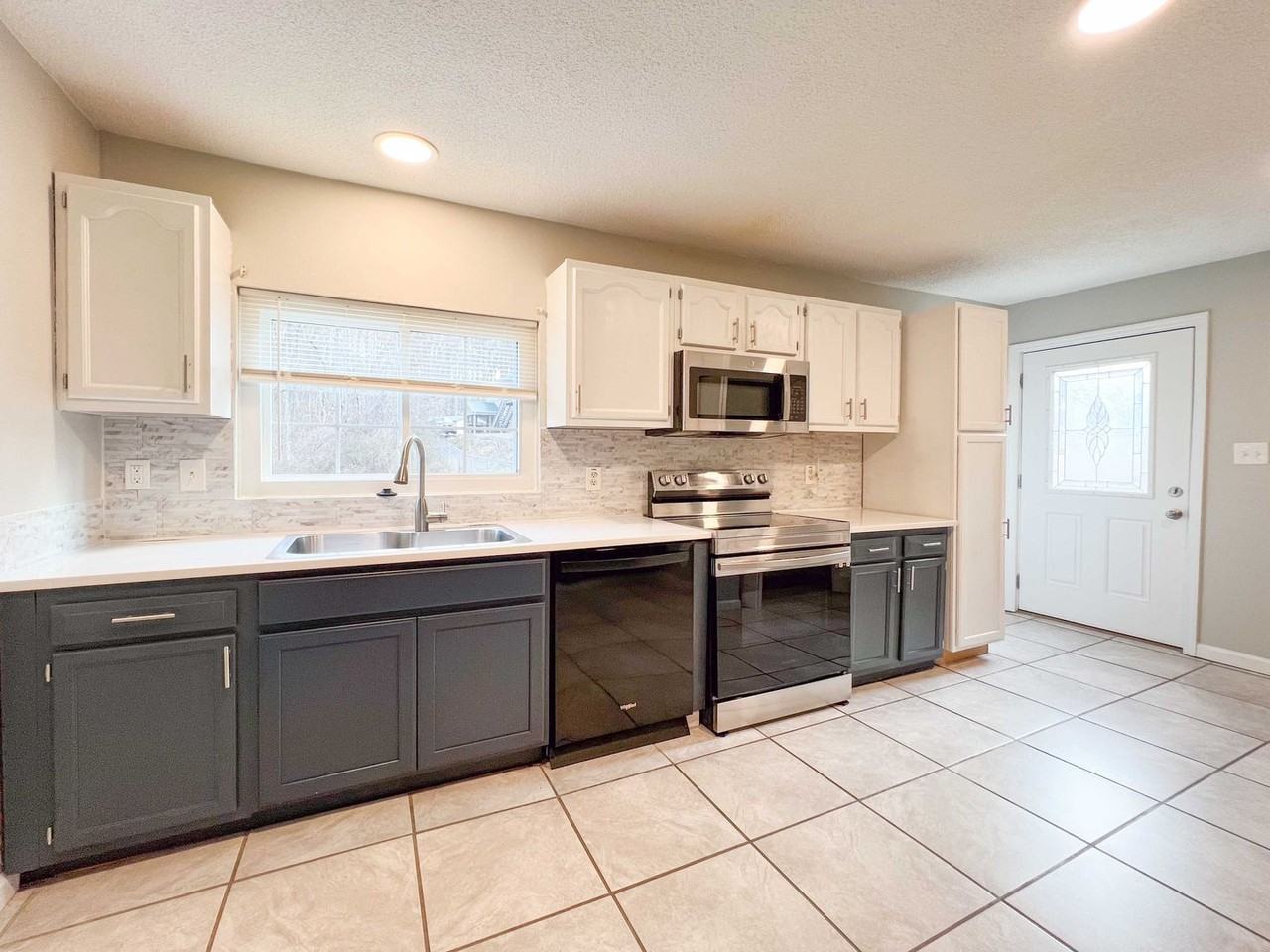 712 Canton Hollow Rd - Photo 2 of 20