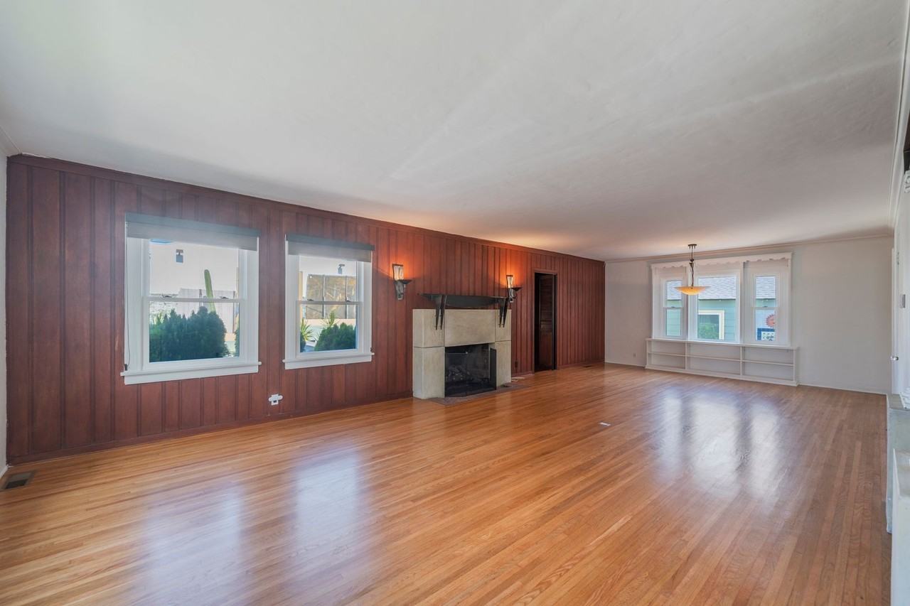 720 8th St - Photo 5 of 50