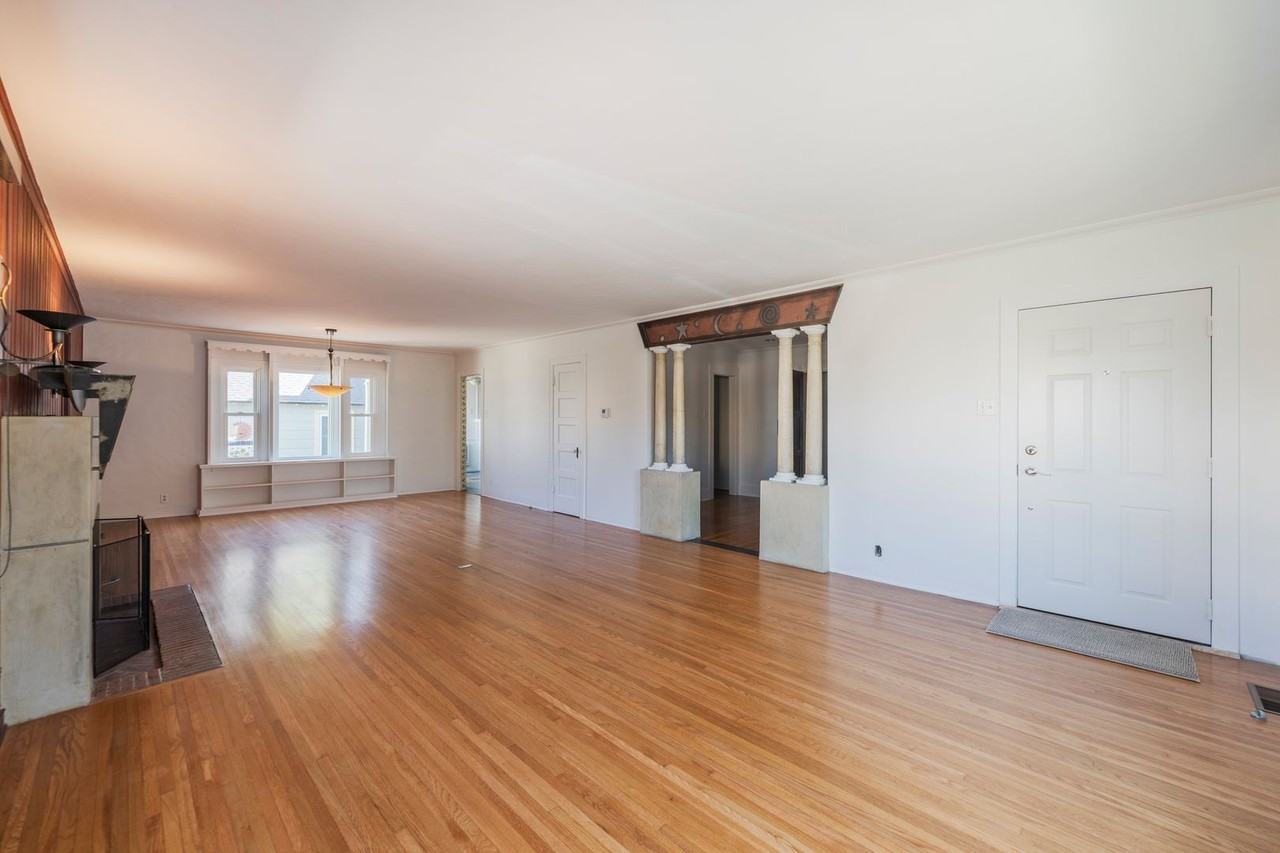 720 8th St - Photo 6 of 50