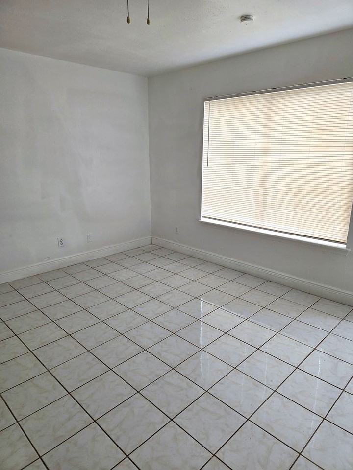 3904 Coronation Ct #402 - Photo 6 of 50