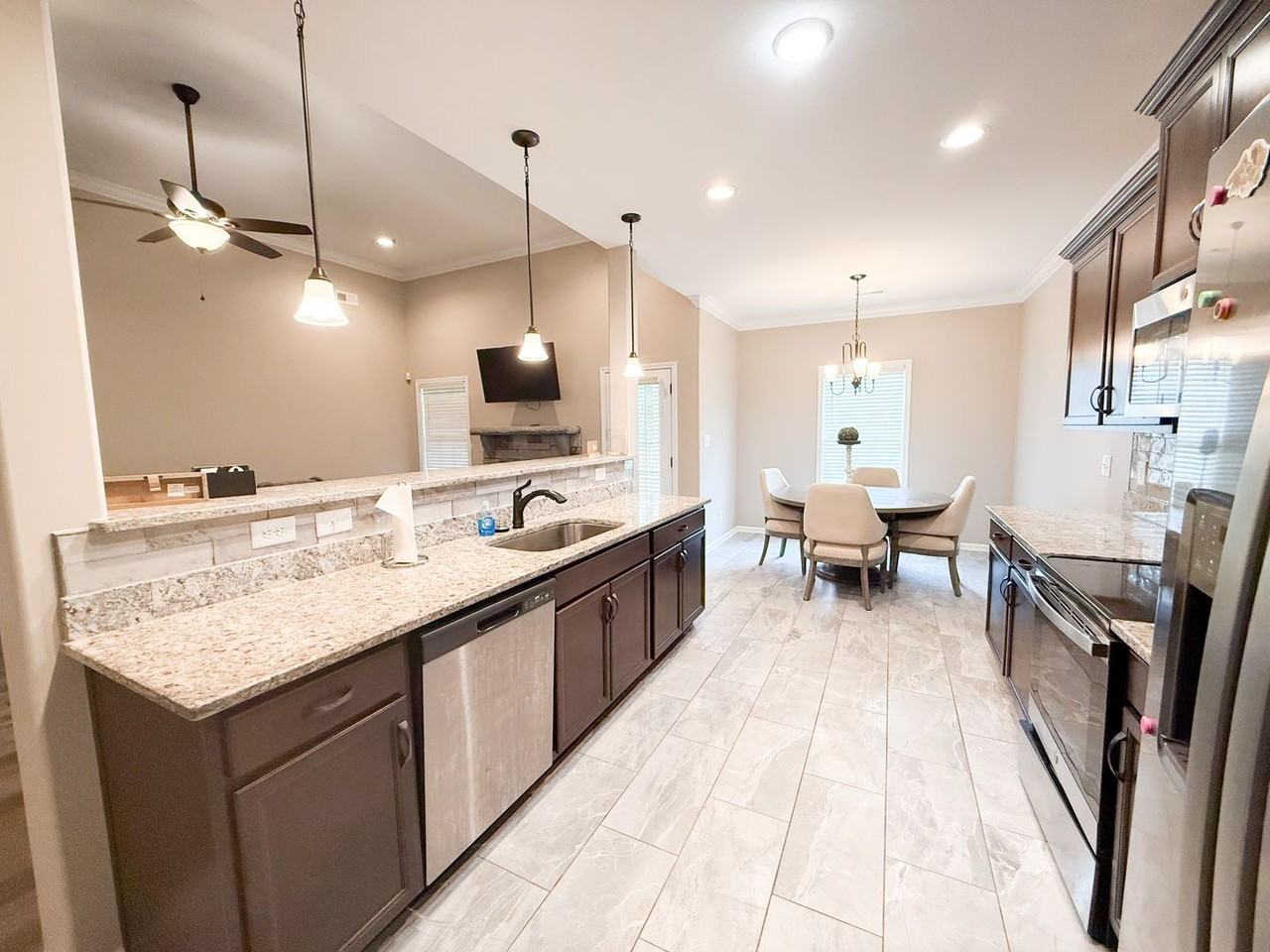 1727 Oak Forest Dr - Photo 6 of 18