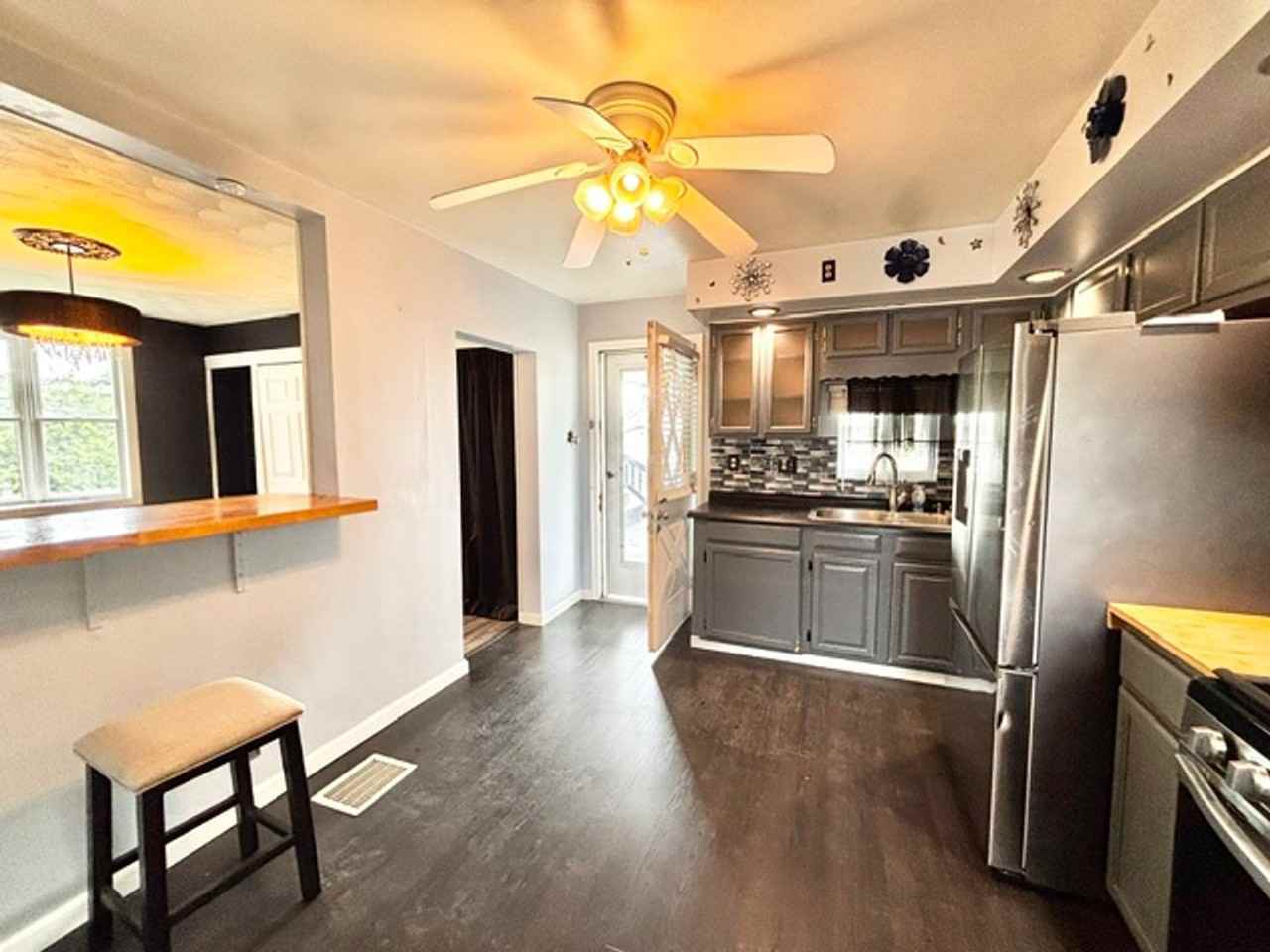 611 Green St - Photo 2 of 23