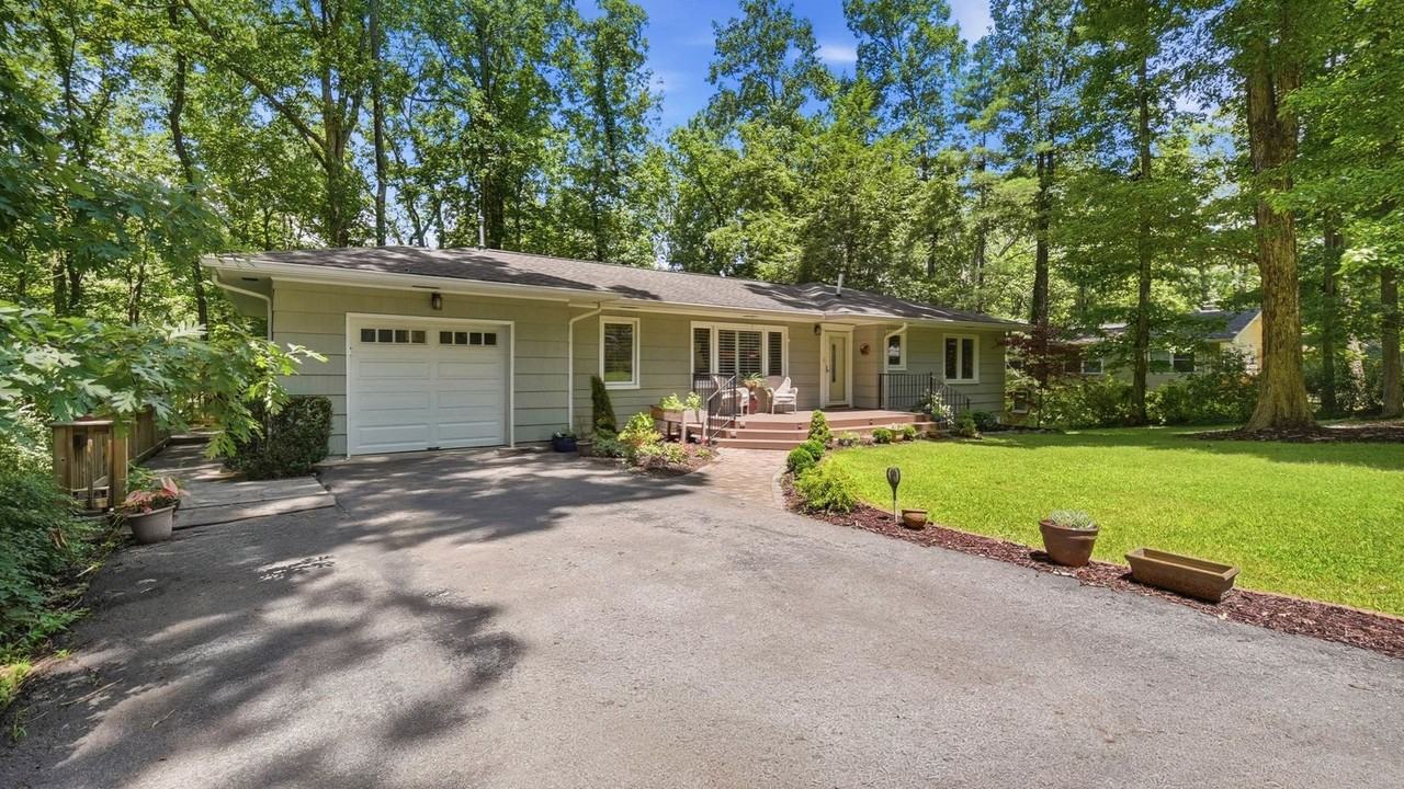 123 Arrow Dr - Photo 2 of 17