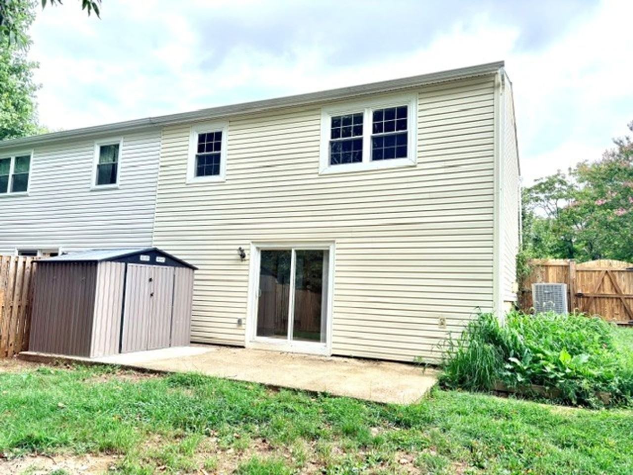 1084 Brightleaf Ct - Photo 2 of 14