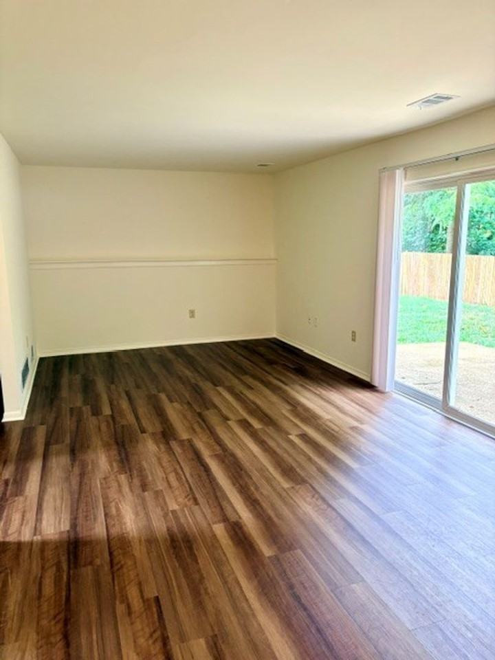 1084 Brightleaf Ct - Photo 4 of 14
