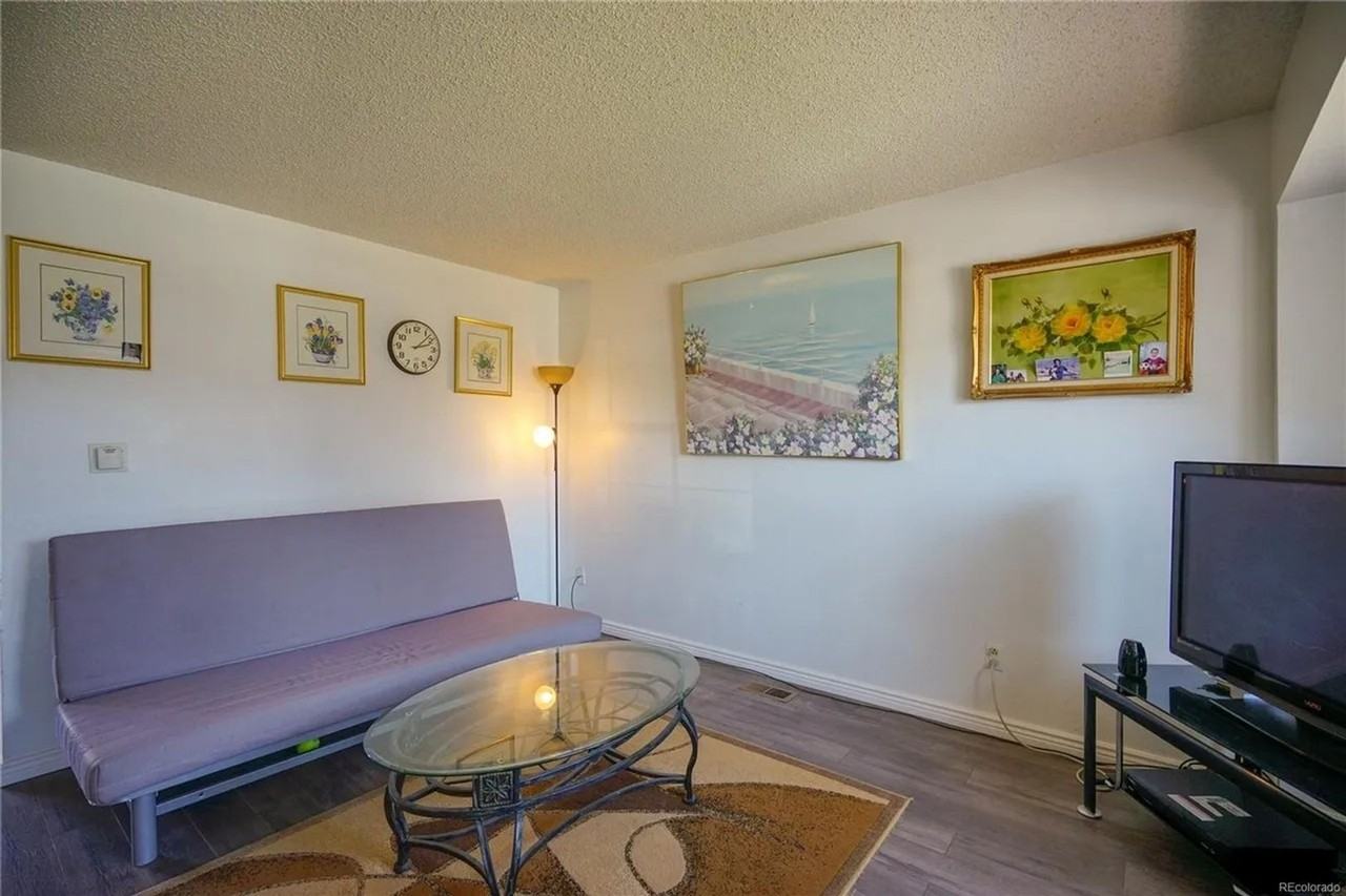 12232 Newport Dr - Photo 4 of 18