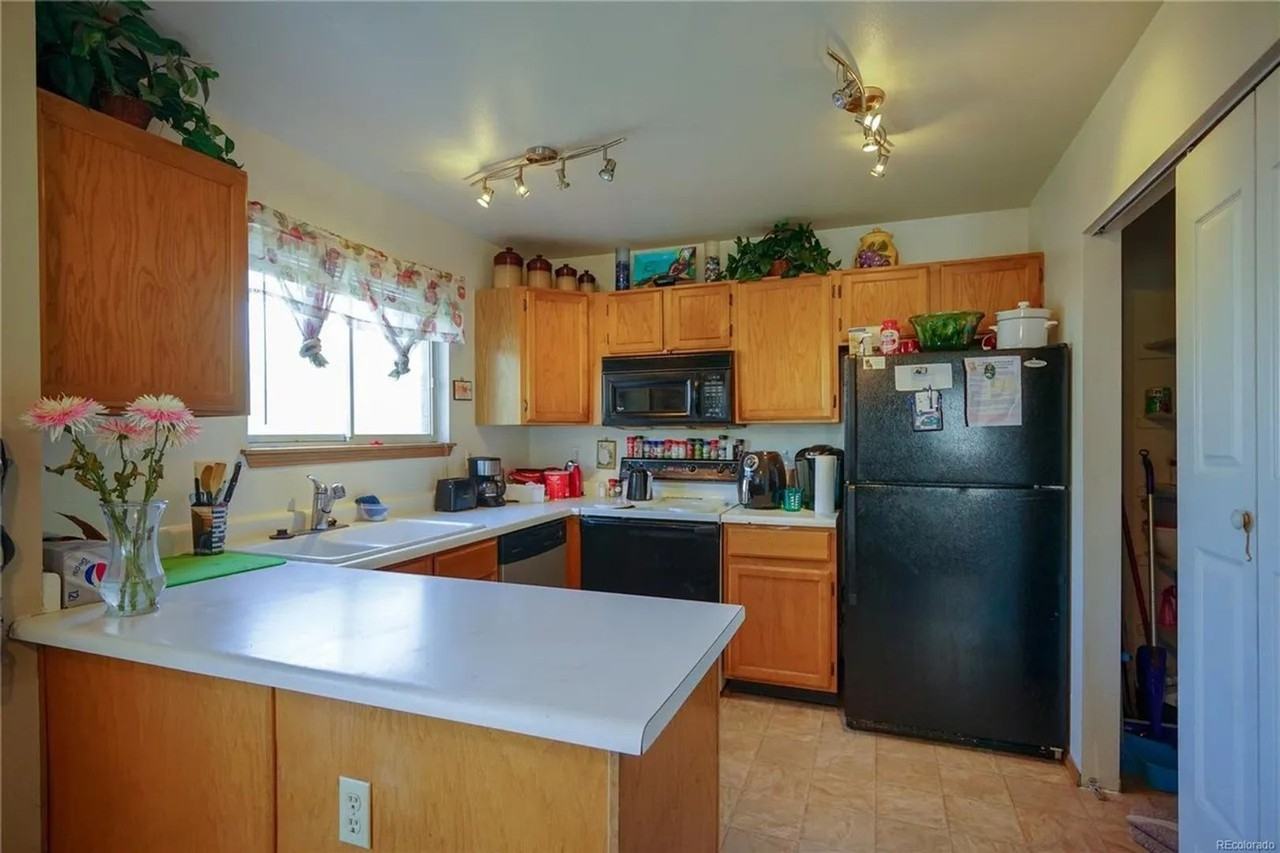 12232 Newport Dr - Photo 6 of 18
