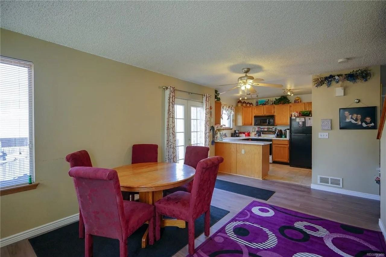 12232 Newport Dr - Photo 7 of 18