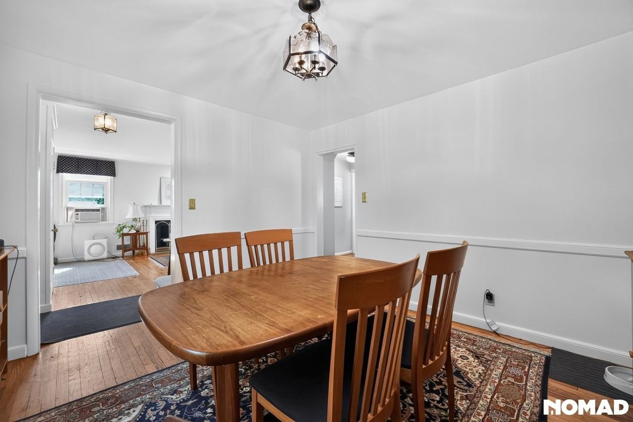 25 Surrey Ln - Photo 5 of 39