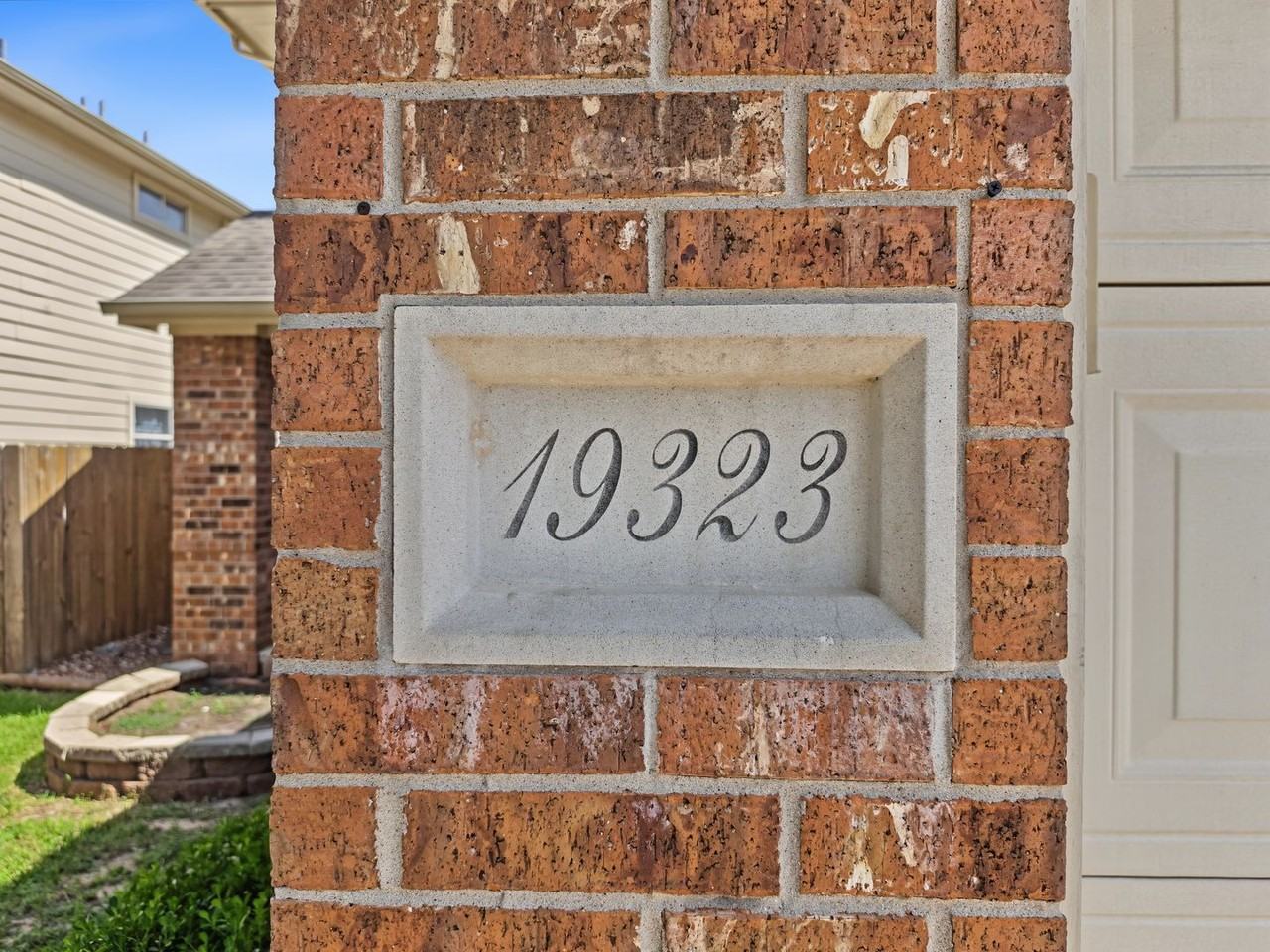 19323 Cypress Peak Ln - Photo 2 of 22