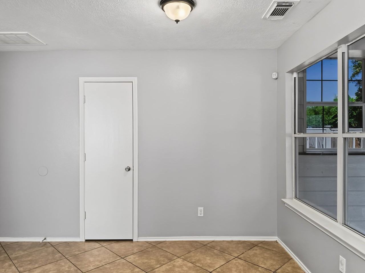 19323 Cypress Peak Ln - Photo 5 of 22