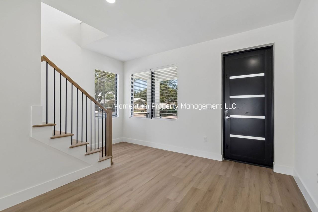 6401 S Richard Ave - Photo 4 of 27