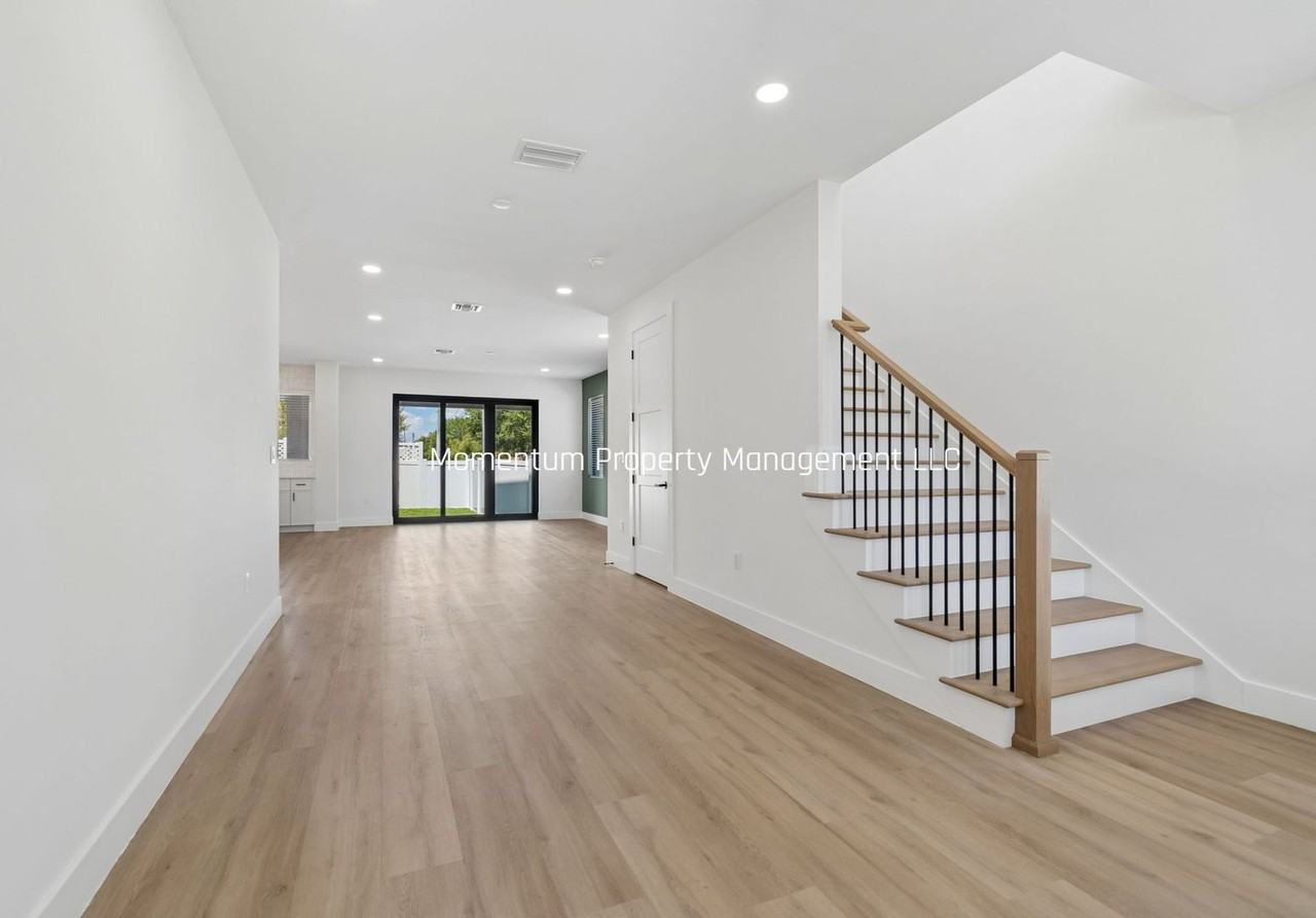 6401 S Richard Ave - Photo 5 of 27