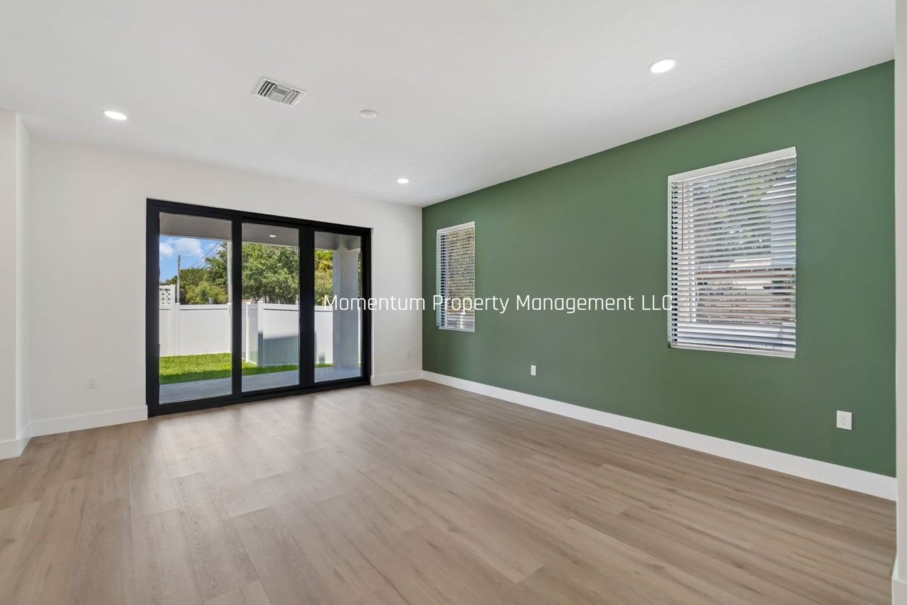 6401 S Richard Ave - Photo 7 of 27