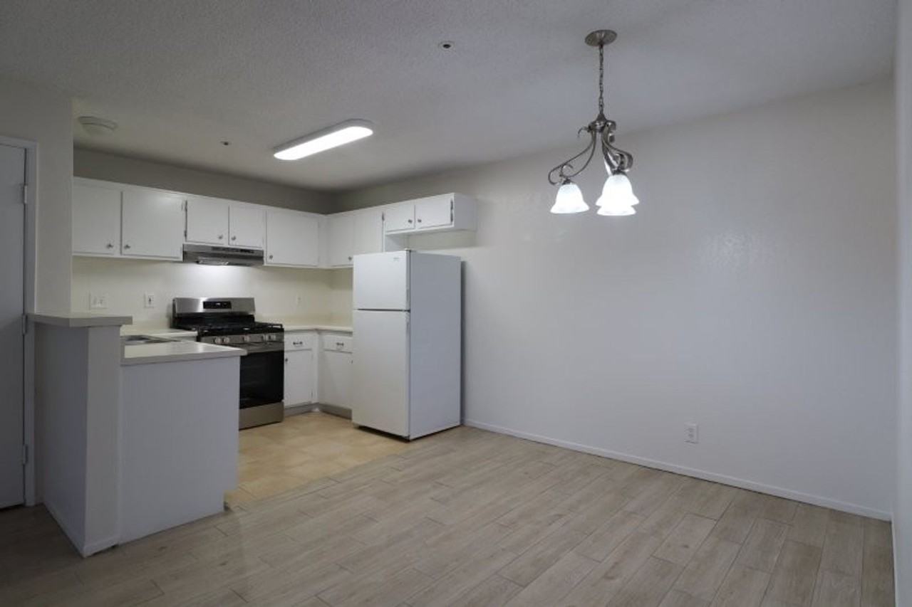 321 Inger Dr - Photo 2 of 13