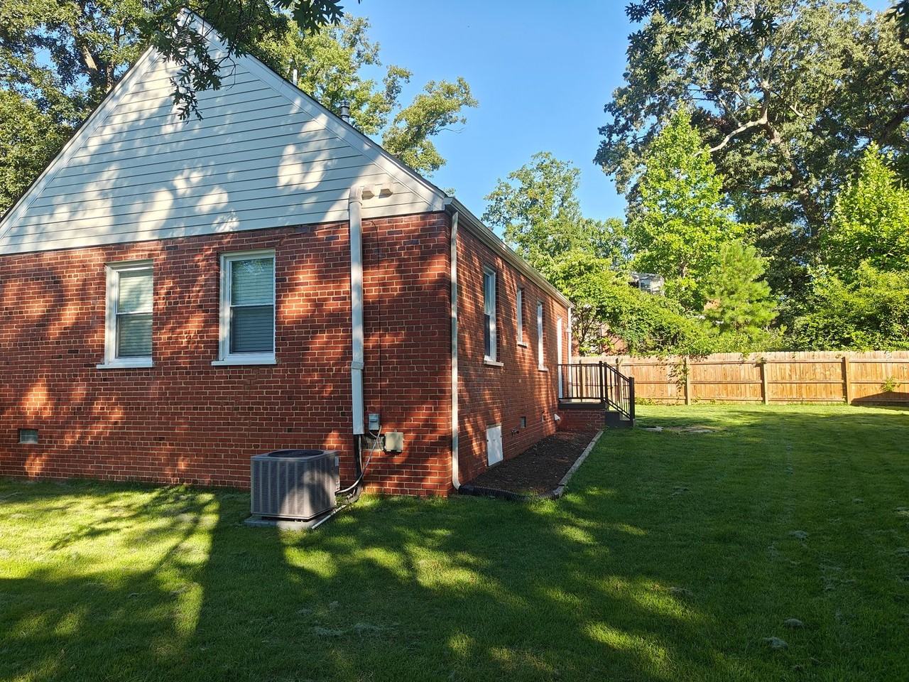 8402 Rolando Dr - Photo 5 of 23