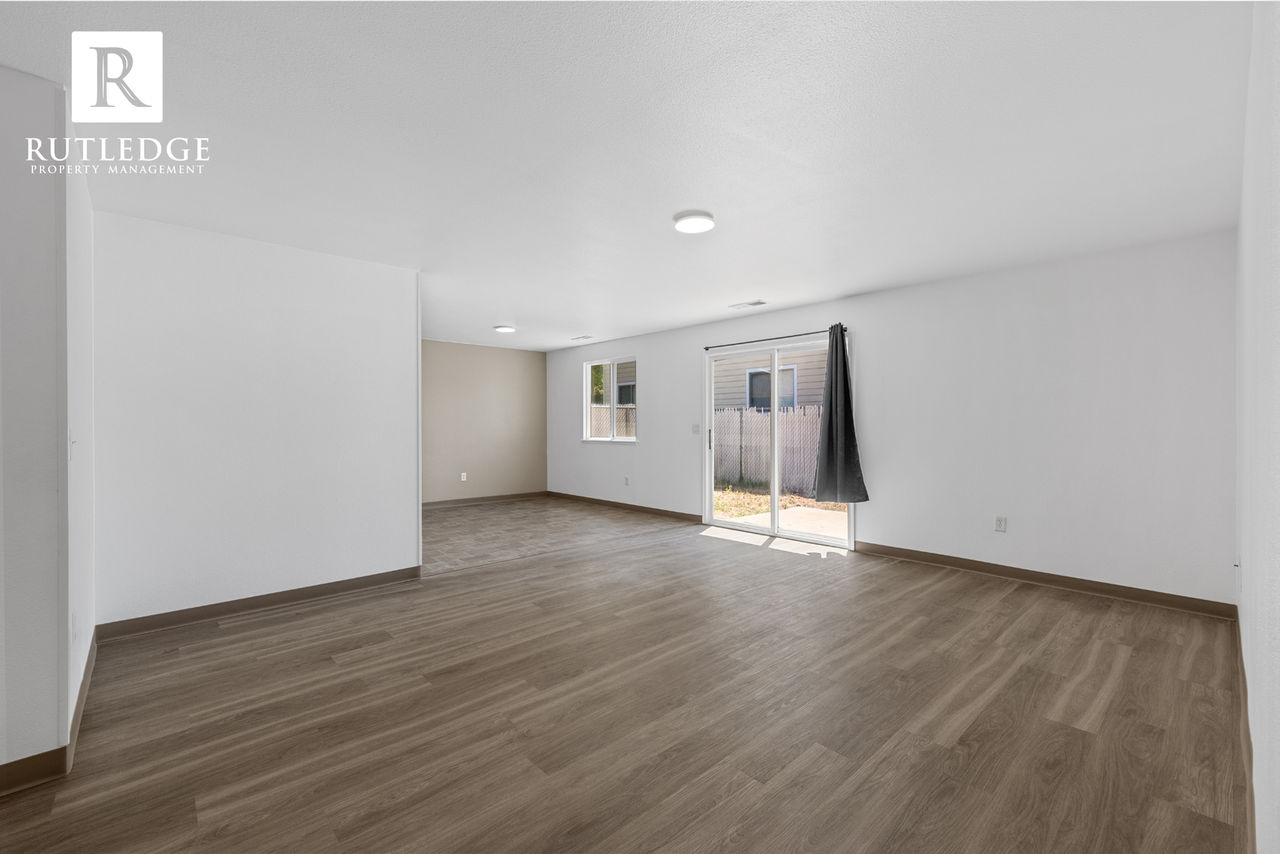 164 Haskell St - Photo 5 of 17