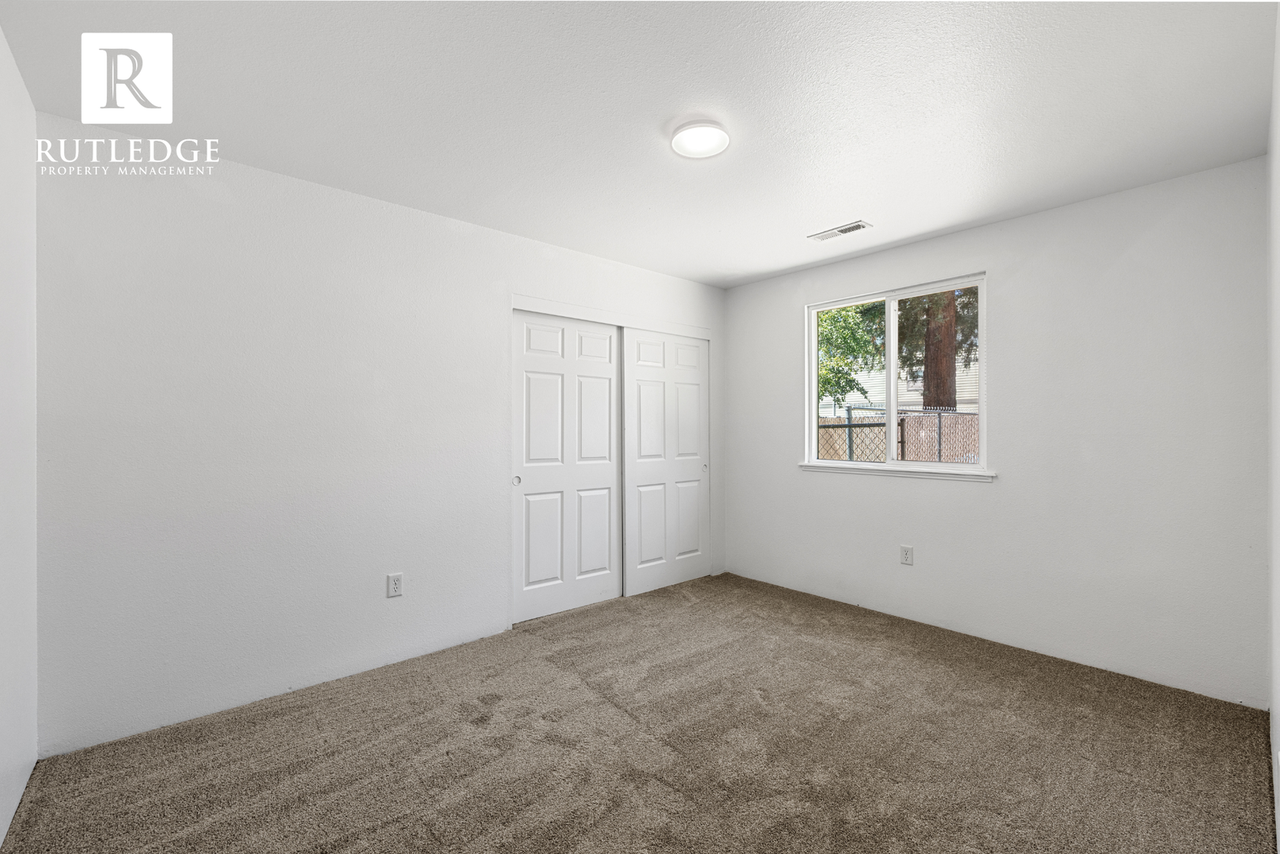 164 Haskell St - Photo 7 of 17
