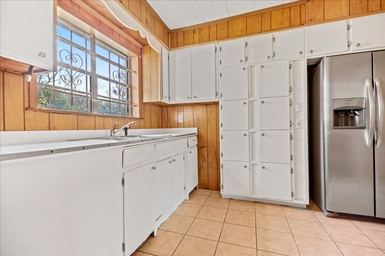 3204 Gordon St - Photo 5 of 6