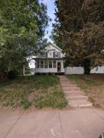 featured image of 1935 Leclaire St