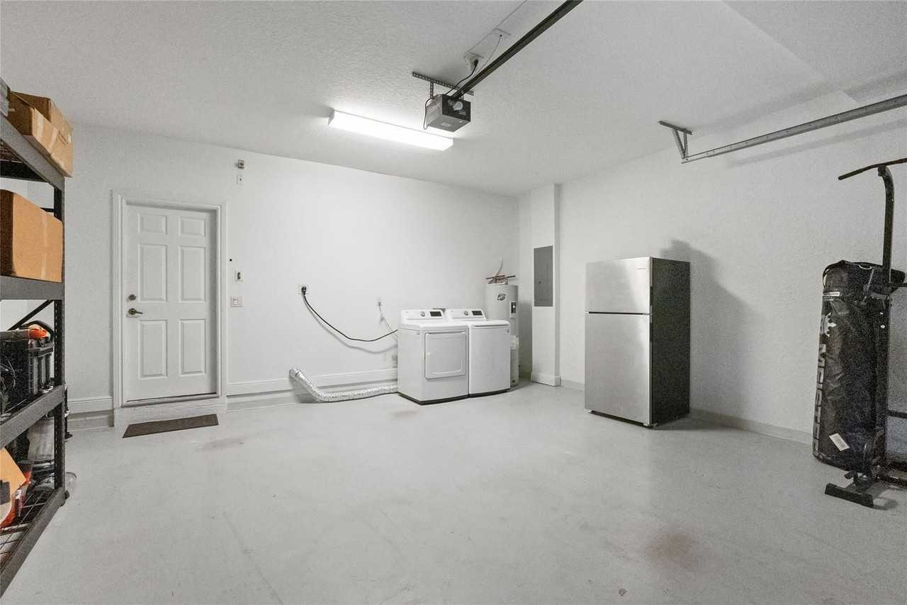 417 Sw 8th St - Photo 5 of 23