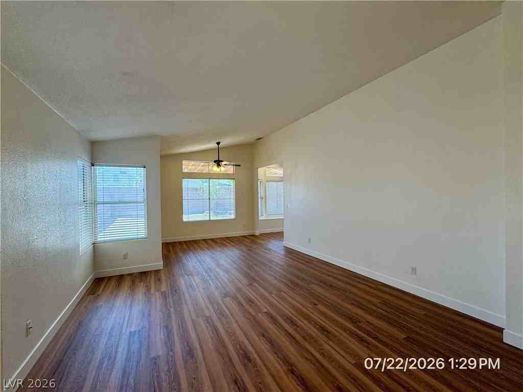1833 Sierra Hills Way - Photo 2 of 37