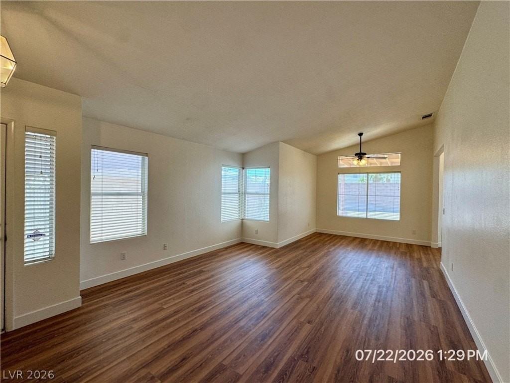 1833 Sierra Hills Way - Photo 3 of 37