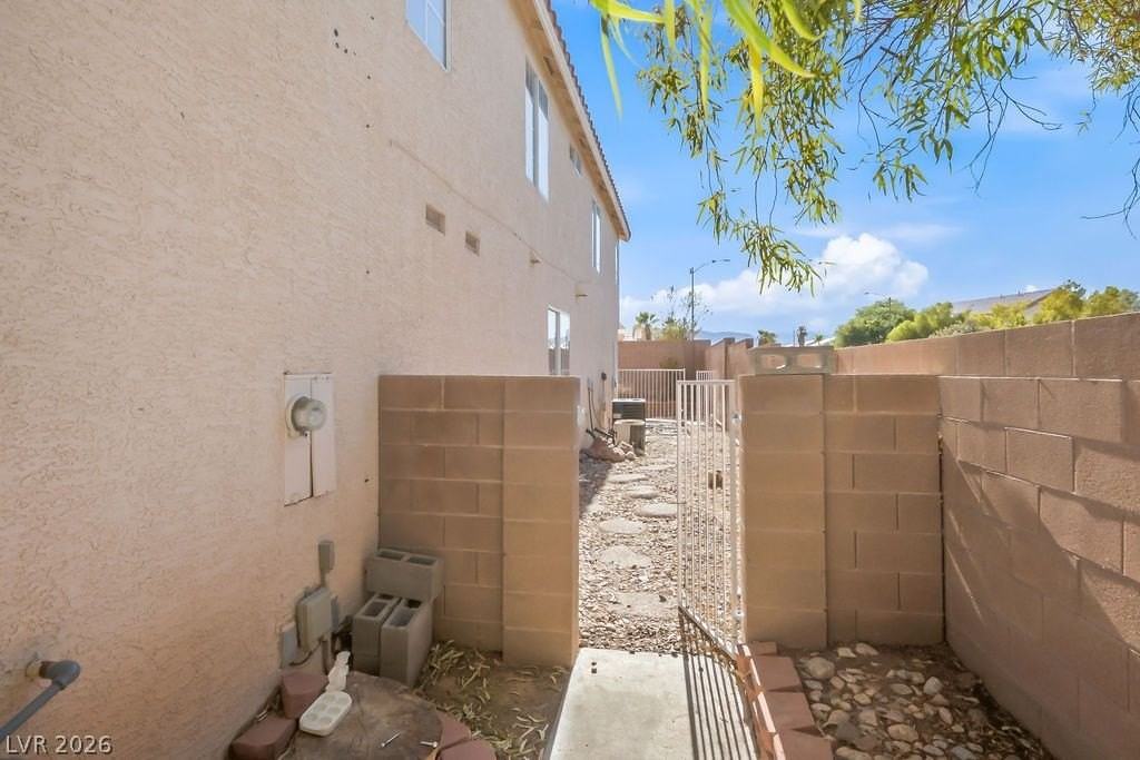 4513 Long Horse Ct - Photo 3 of 45