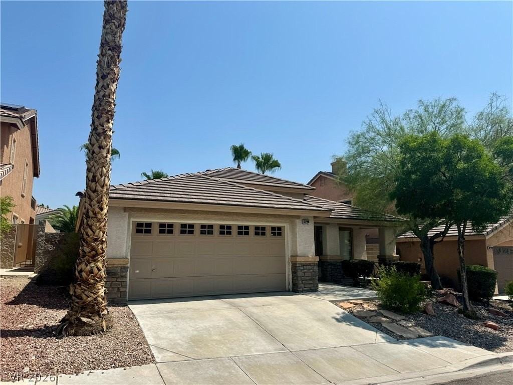 10224 Desert Wind Dr - Photo 2 of 25