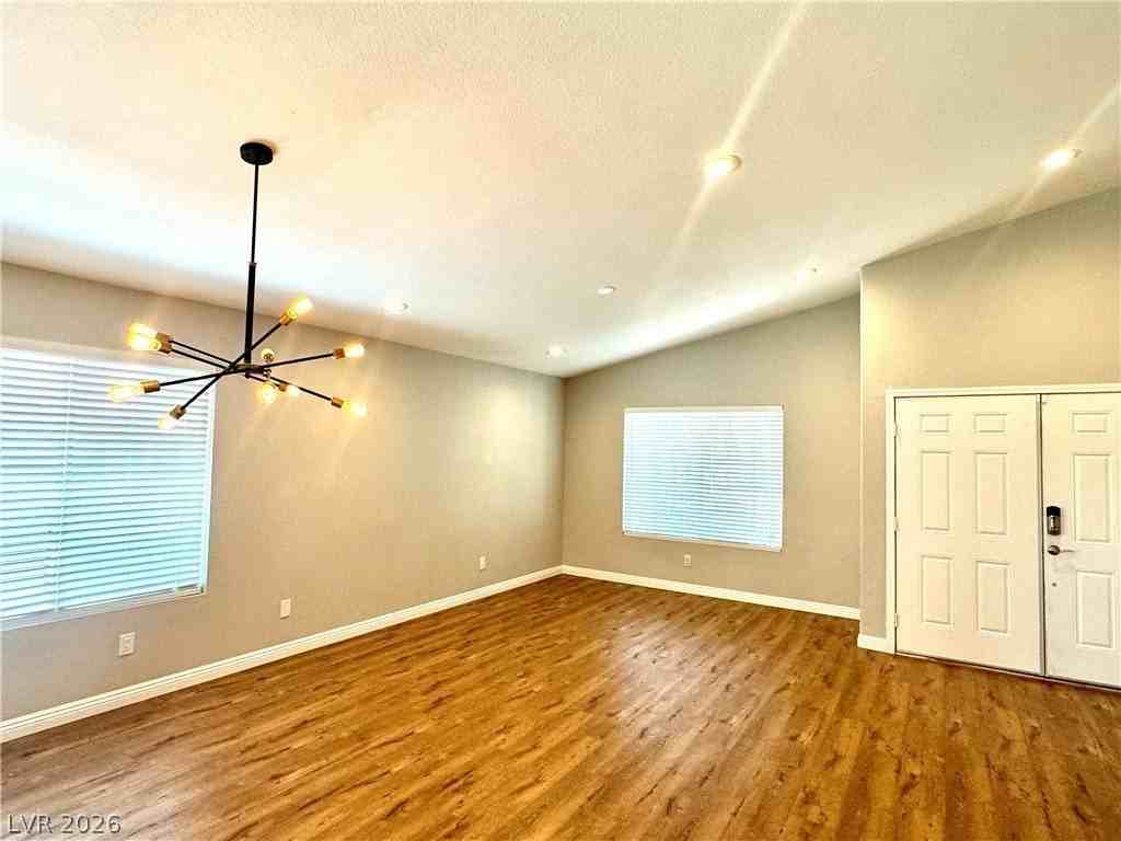 10224 Desert Wind Dr - Photo 5 of 25
