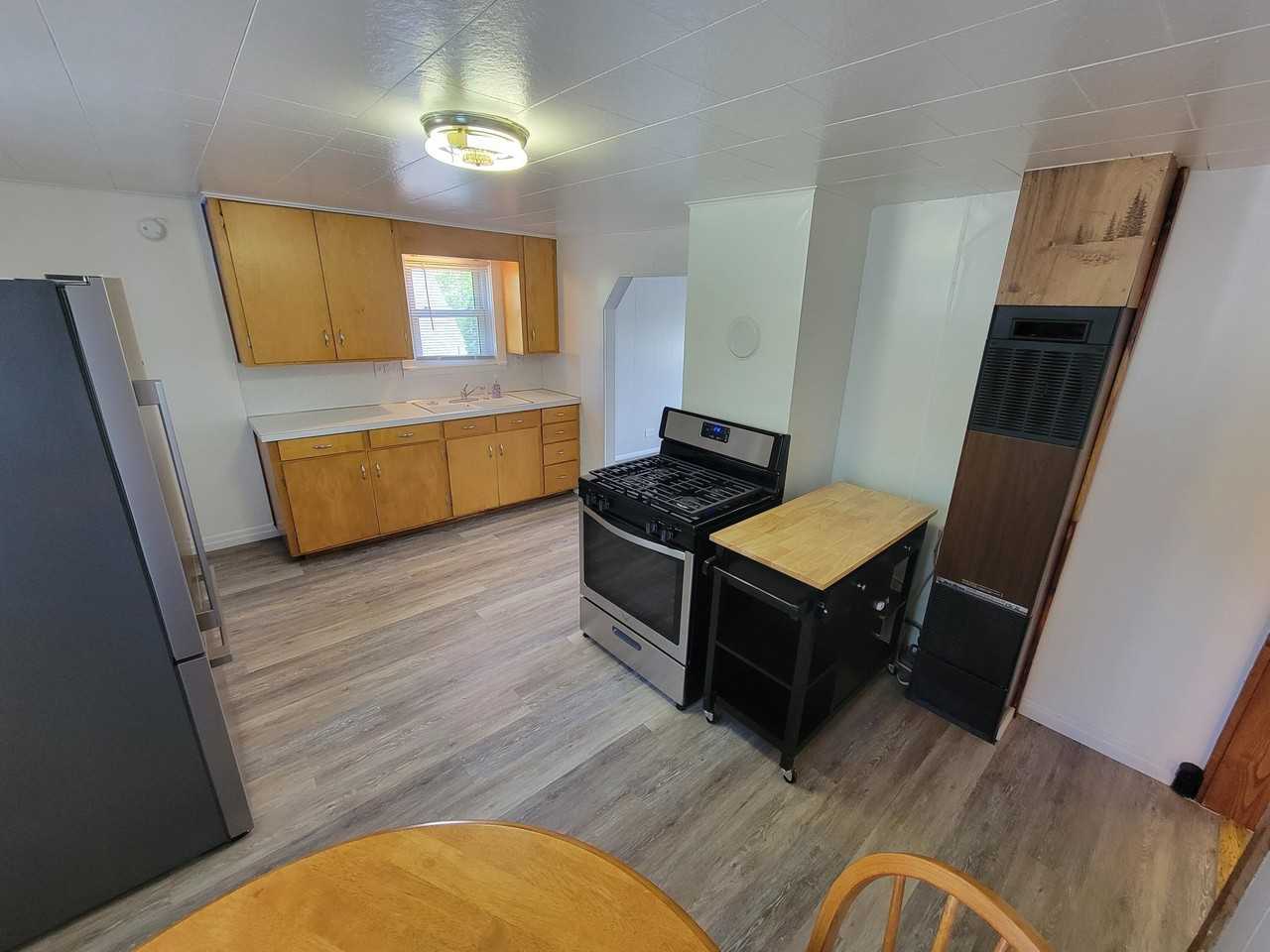 1006 Kosciusko St - Photo 3 of 14