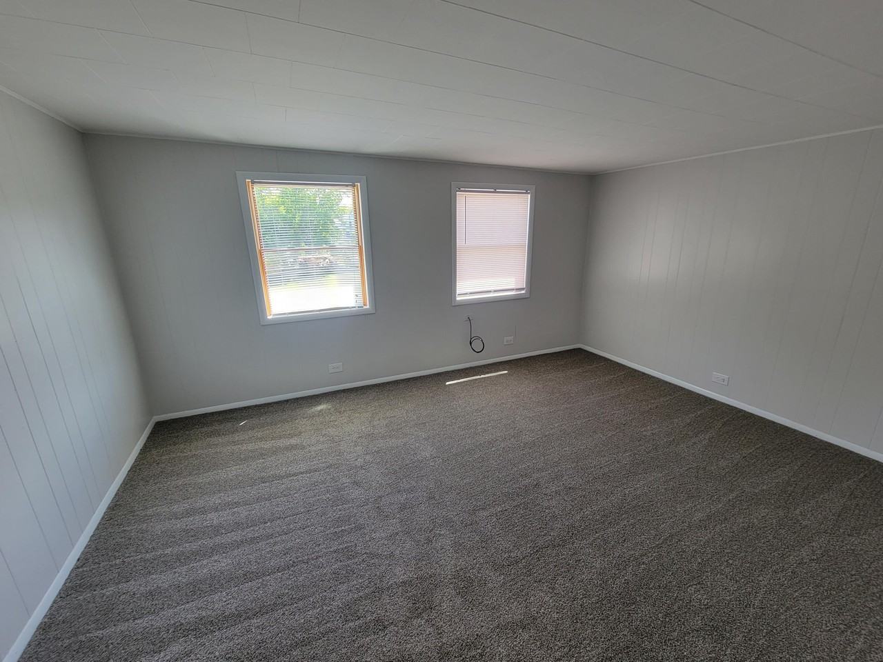 1006 Kosciusko St - Photo 5 of 14