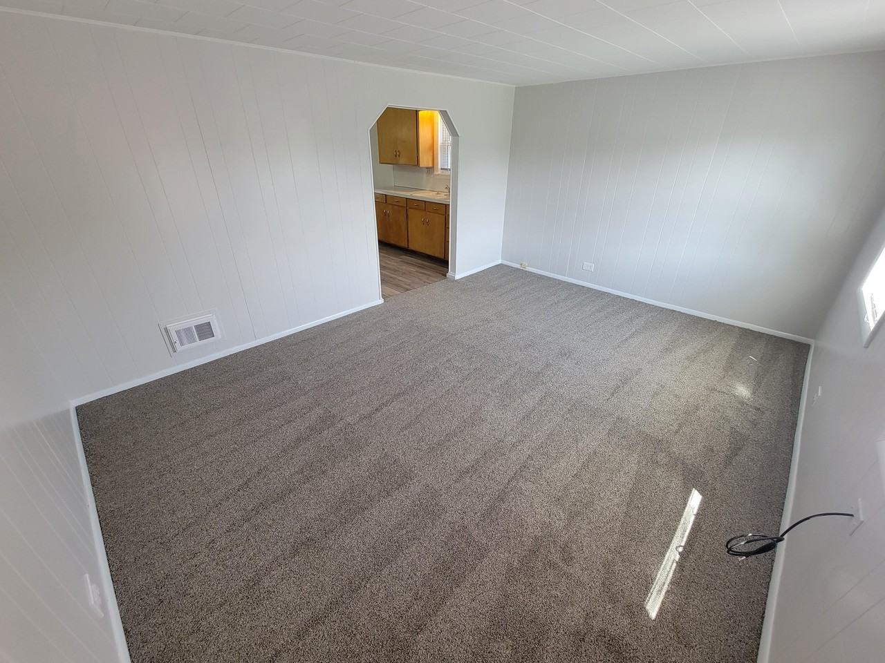 1006 Kosciusko St - Photo 6 of 14