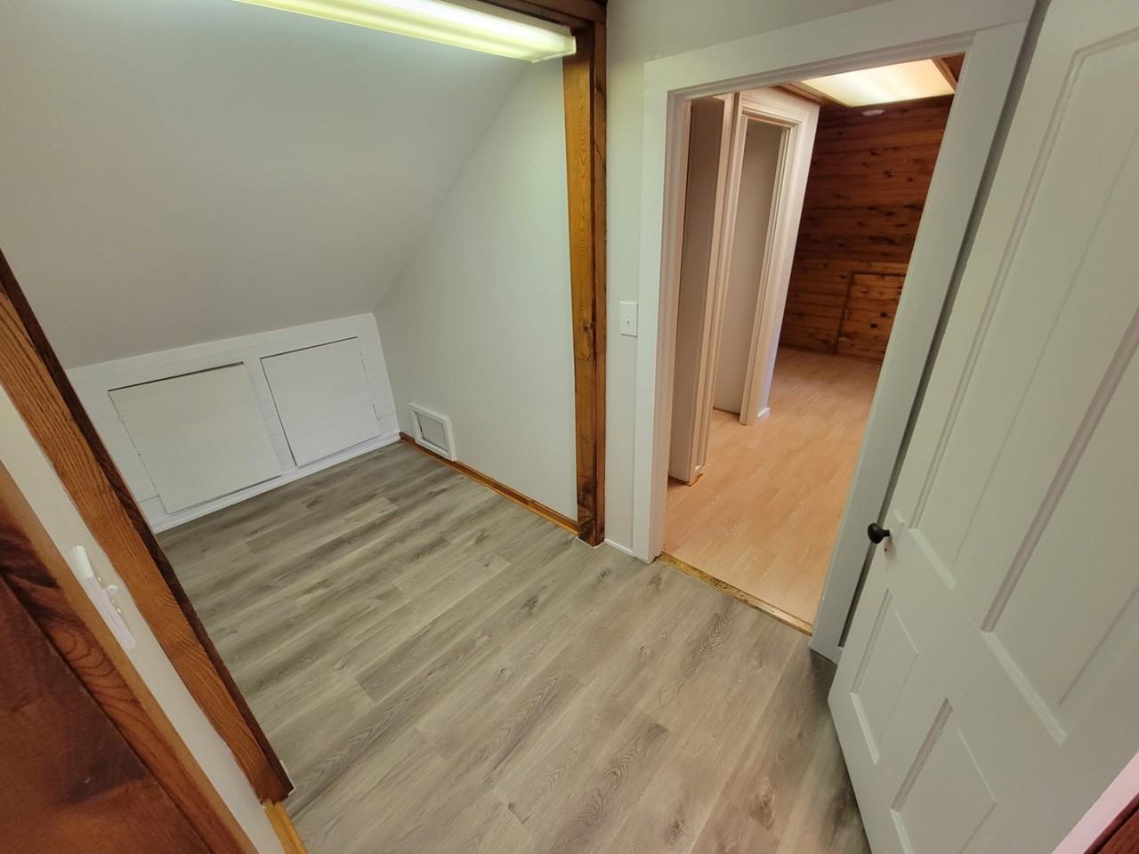 1006 Kosciusko St - Photo 7 of 14