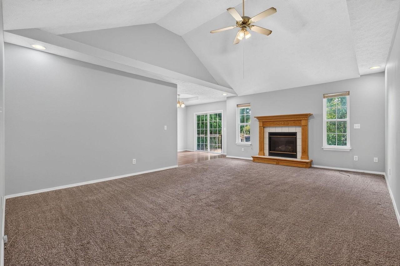 1006 W Cobblefield Way - Photo 3 of 26