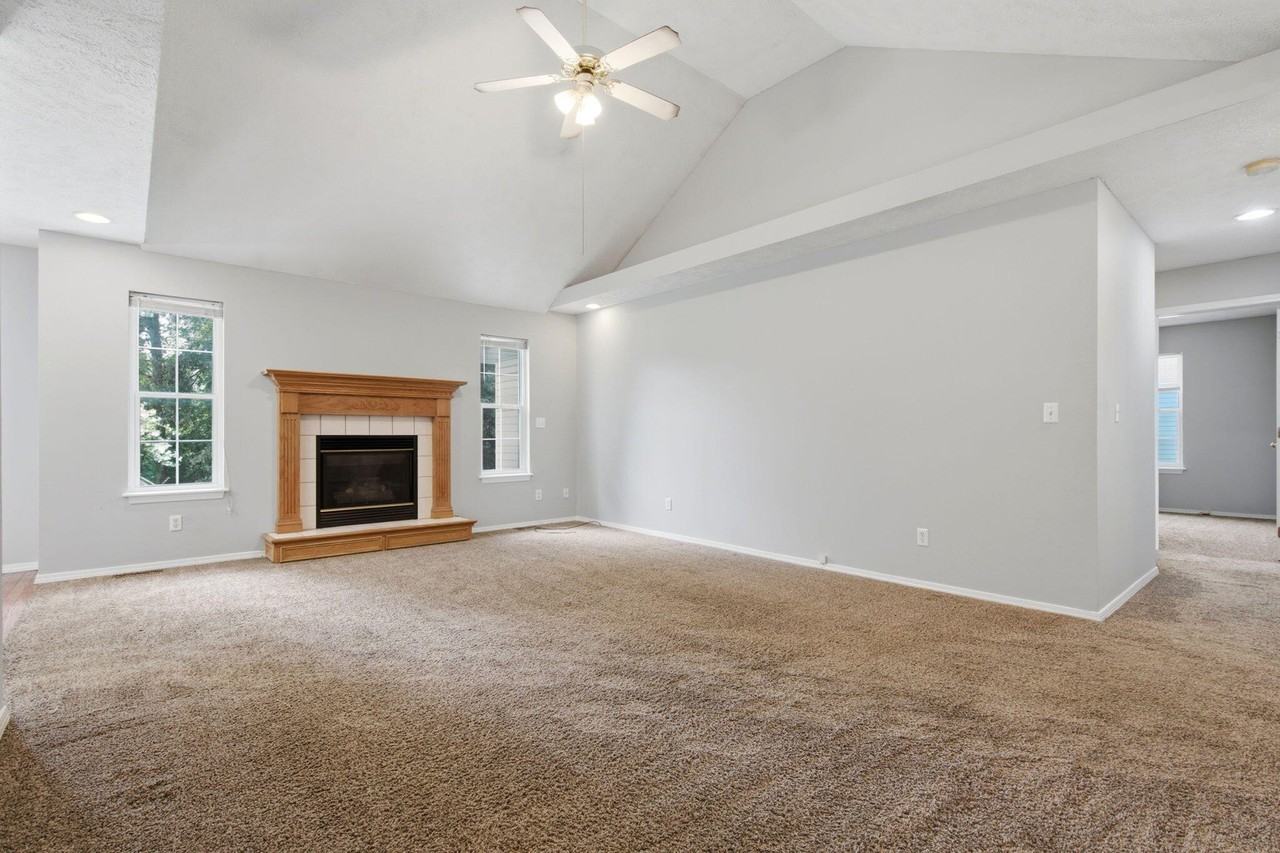 1006 W Cobblefield Way - Photo 4 of 26