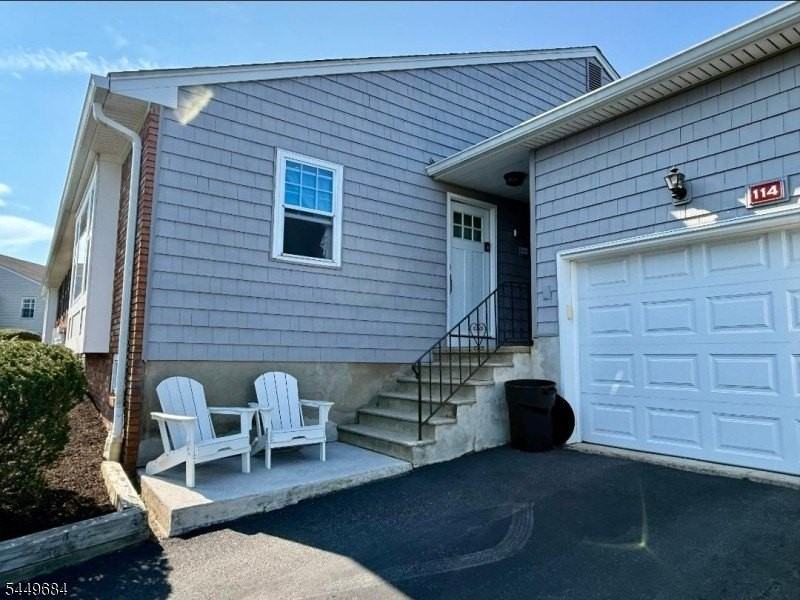 114 Brandywyne Dr - Photo 2 of 22